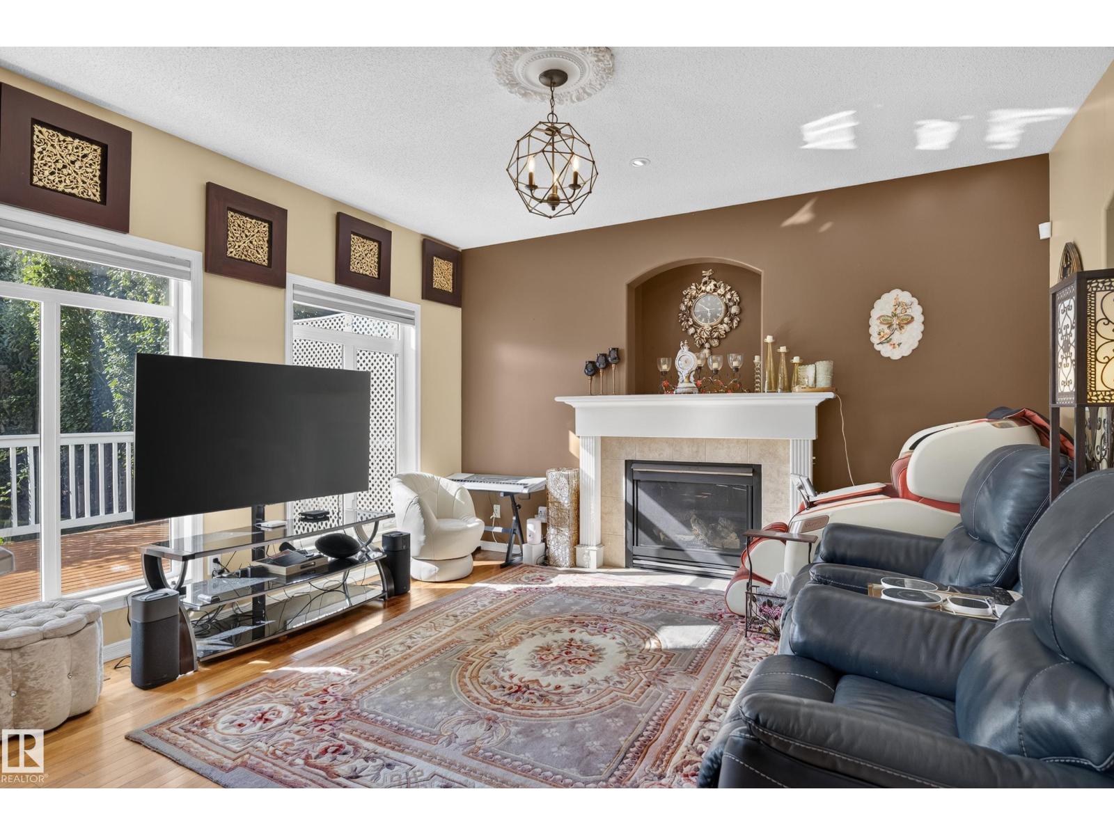 20435 56 Av Nw Property Photo 2