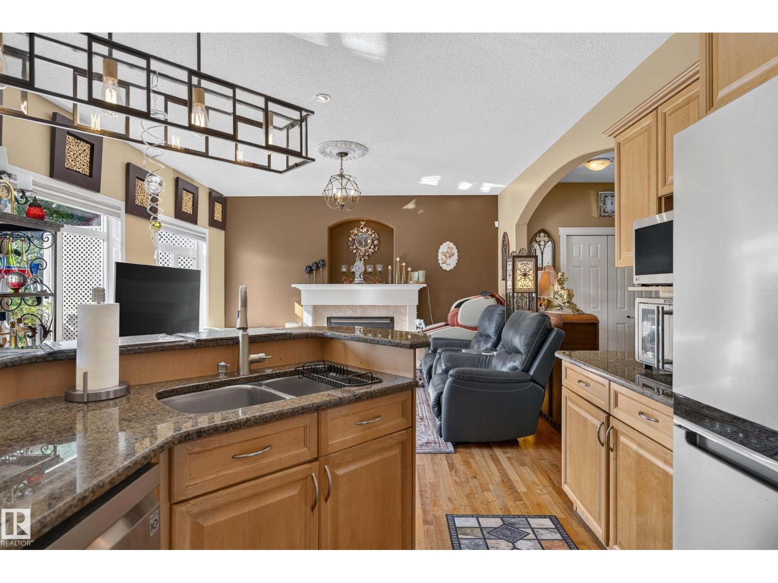 20435 56 Av Nw Property Photo 12