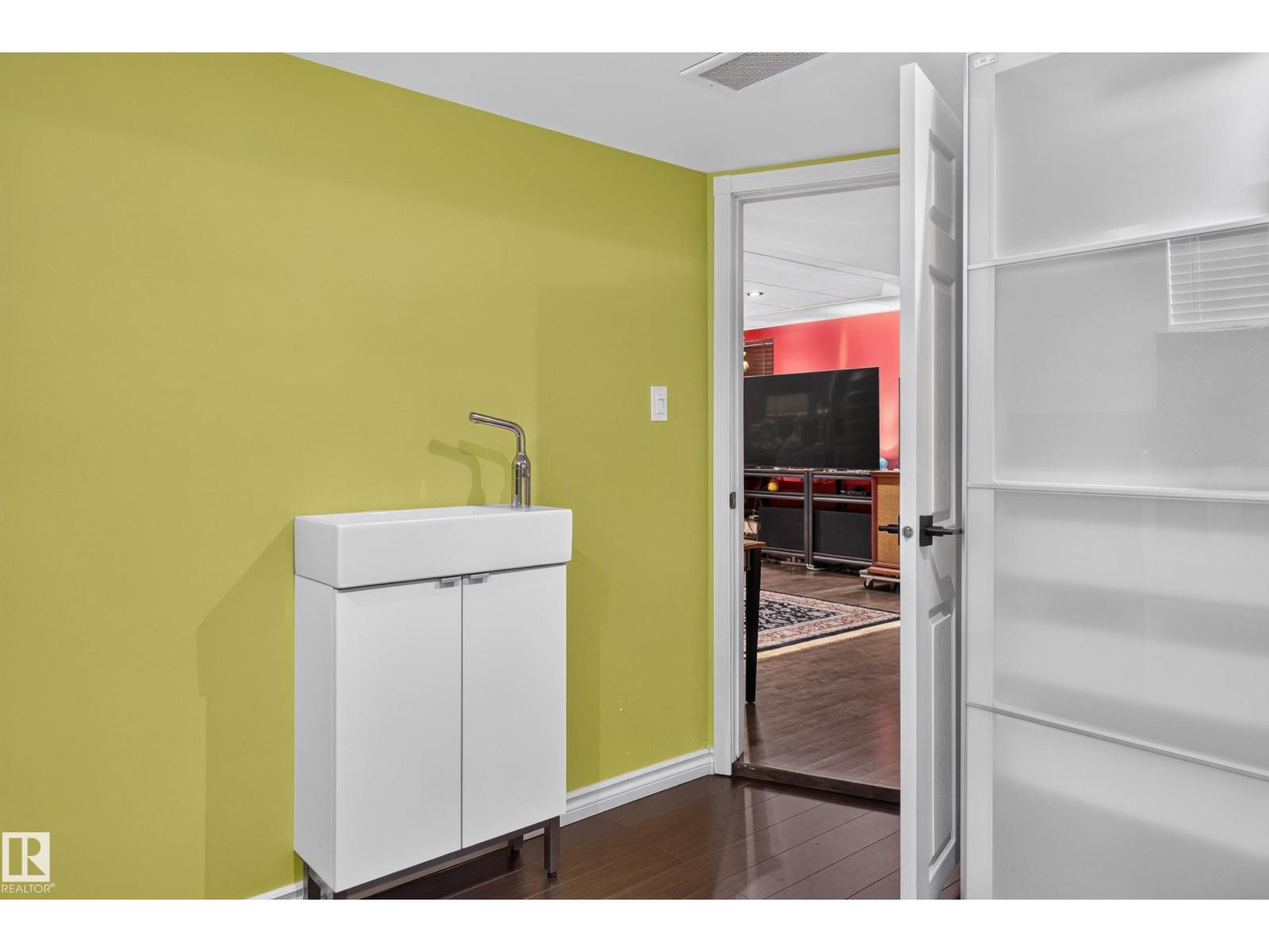 20435 56 Av Nw Property Photo 35