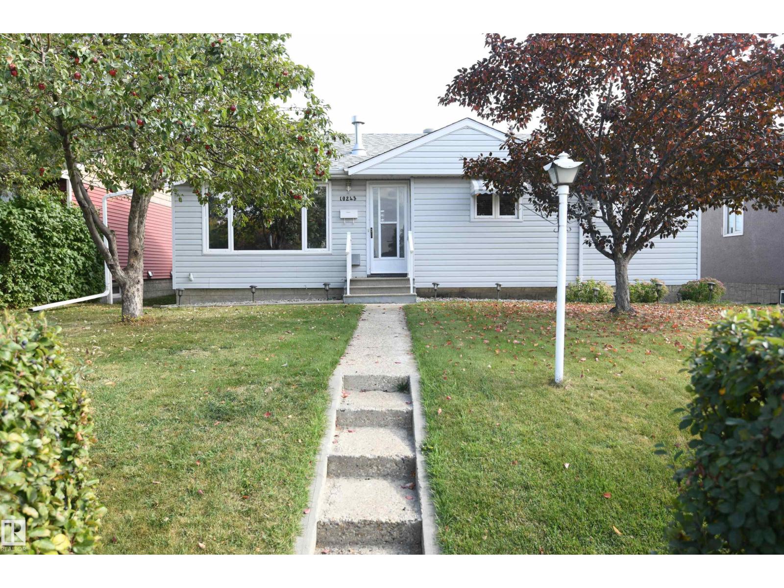 10243 42 ST NW Property Photo 1