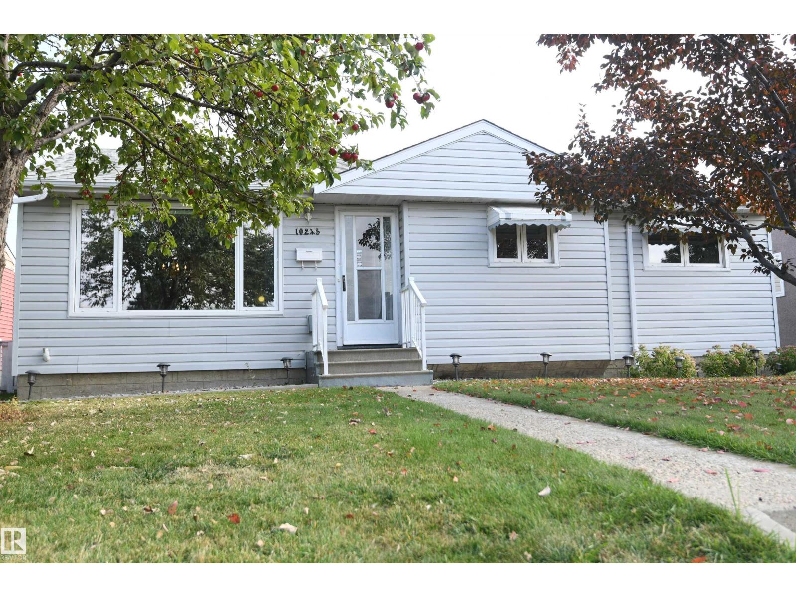 10243 42 St Nw Property Photo 3