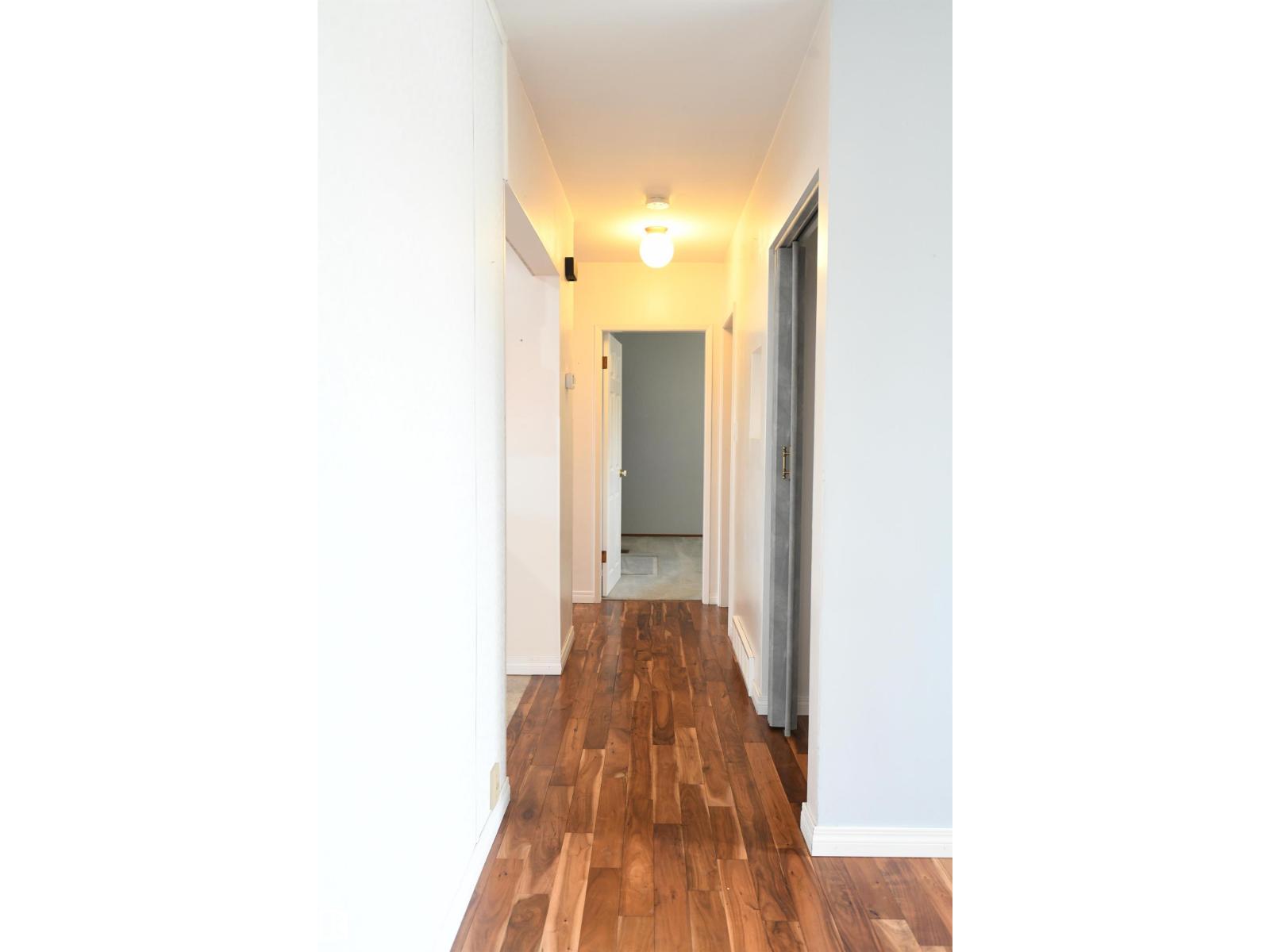 10243 42 St Nw Property Photo 11