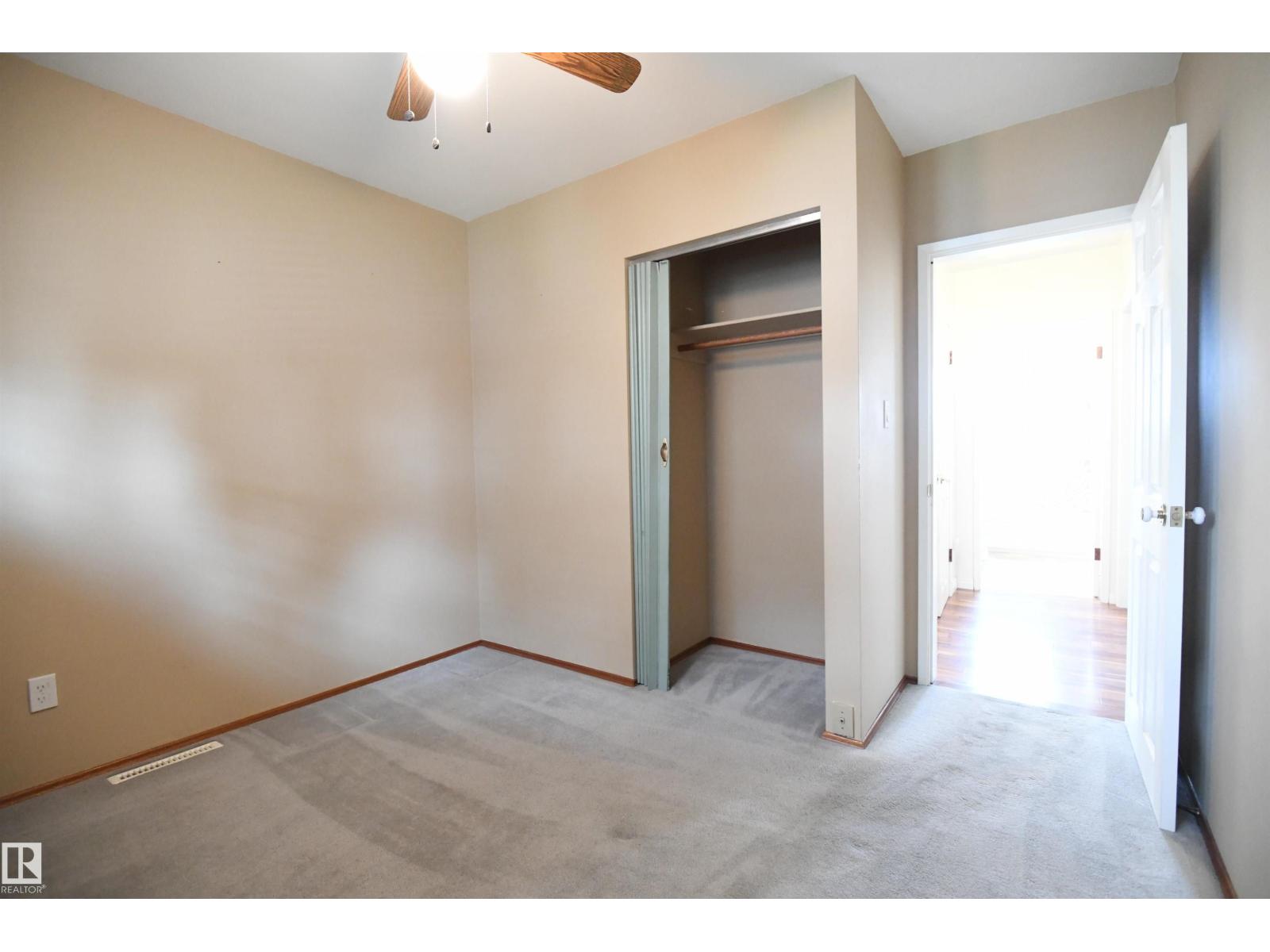 10243 42 St Nw Property Photo 15