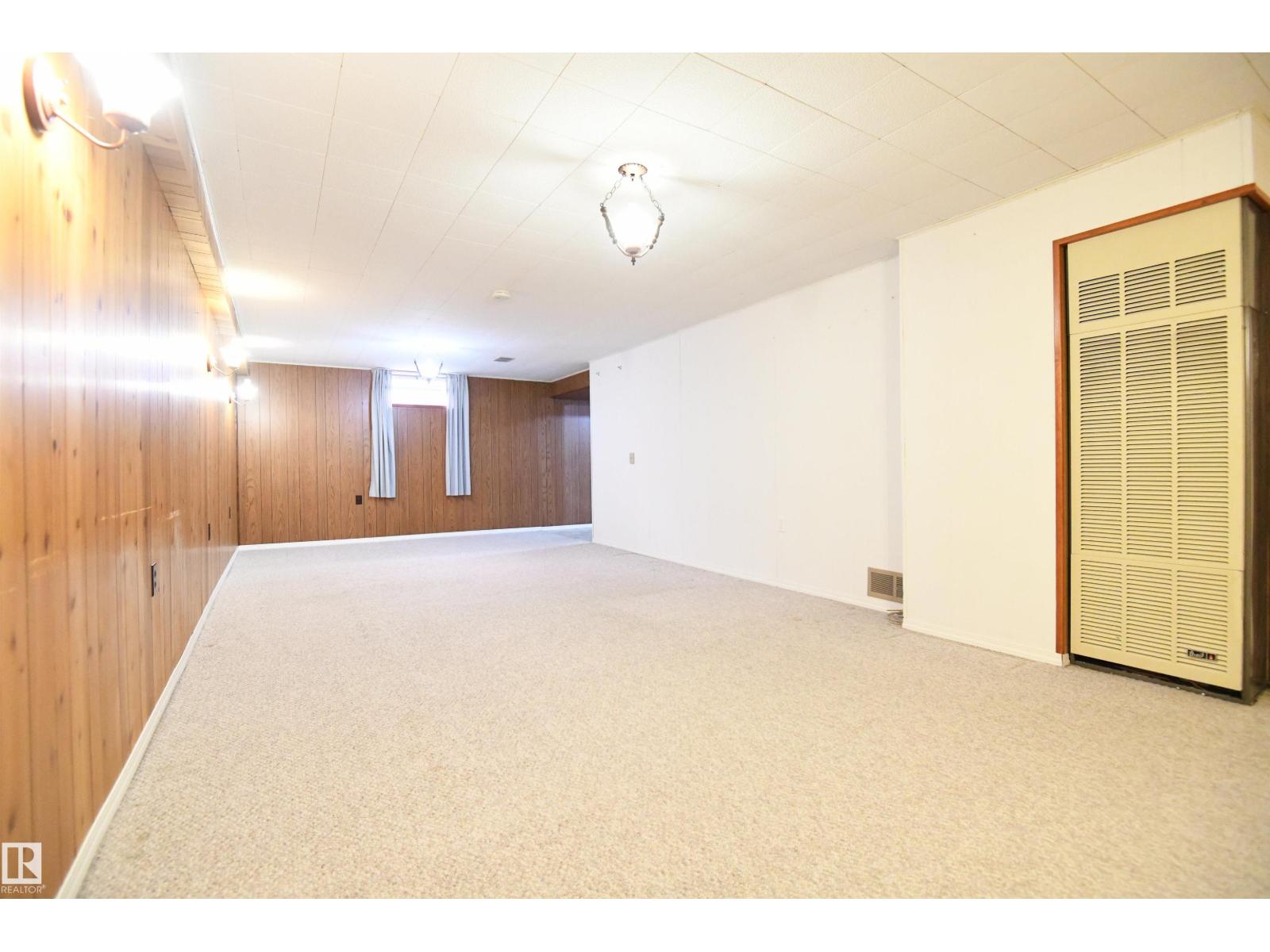 10243 42 St Nw Property Photo 22