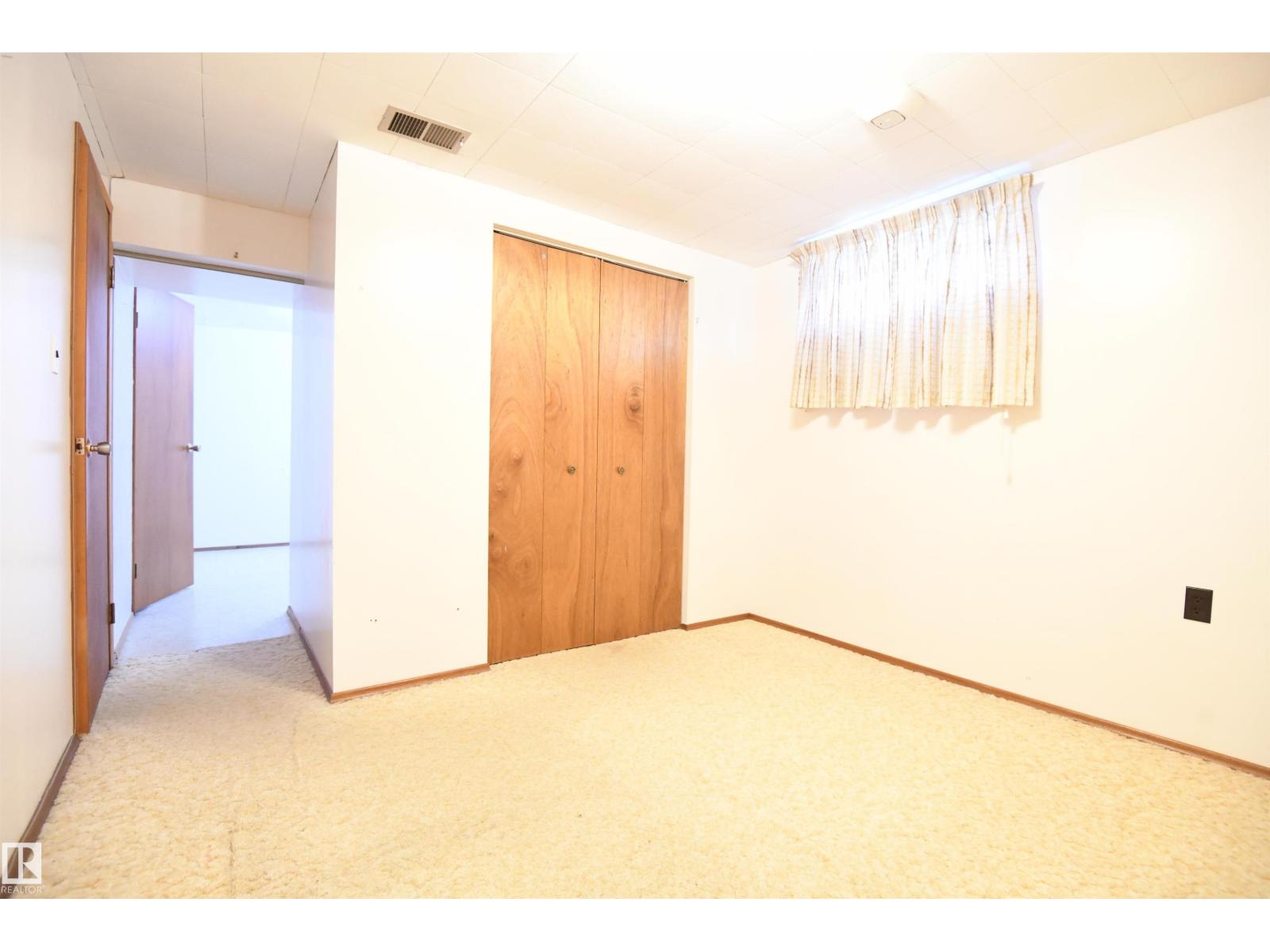 10243 42 St Nw Property Photo 23