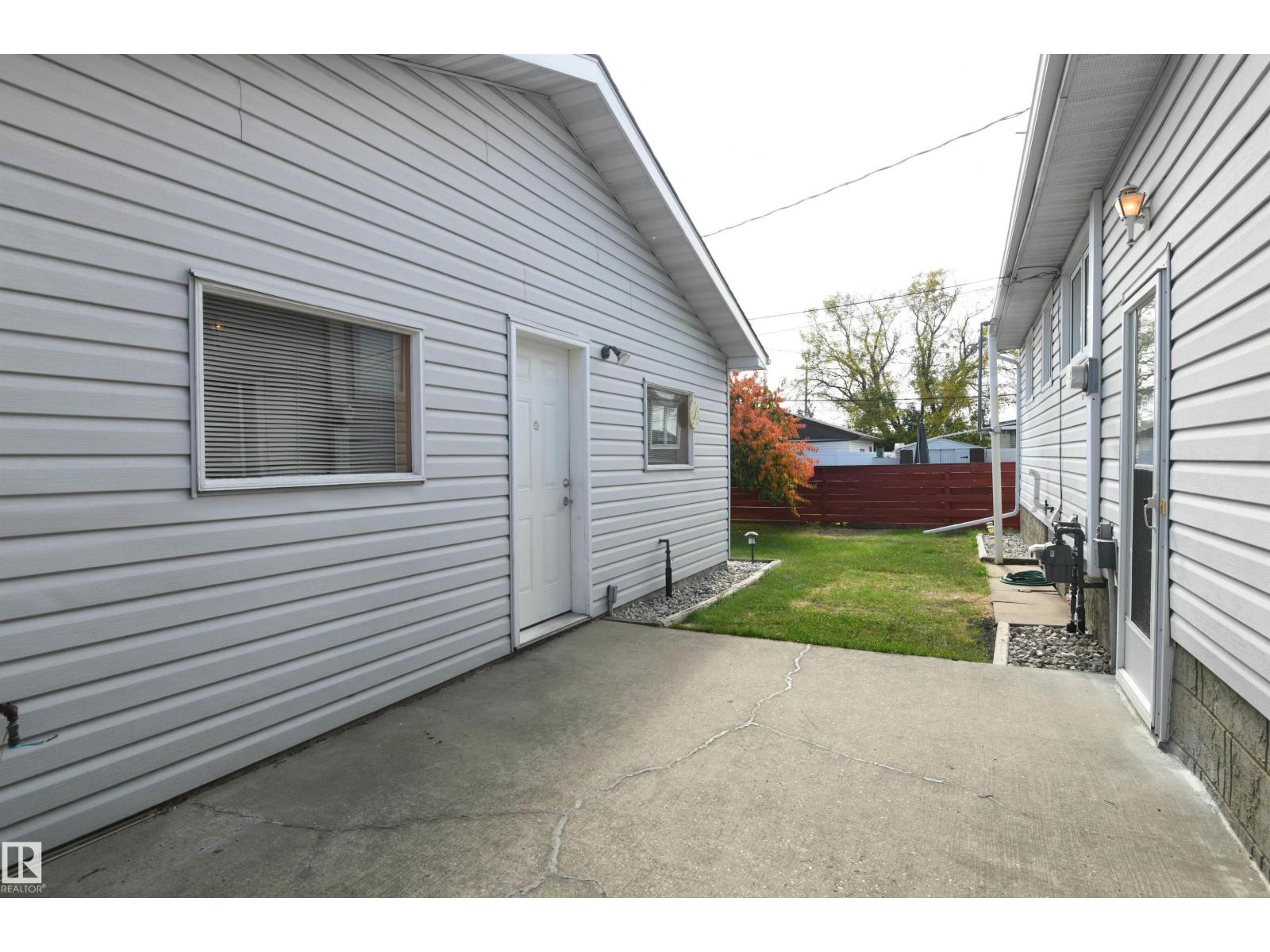 10243 42 St Nw Property Photo 25
