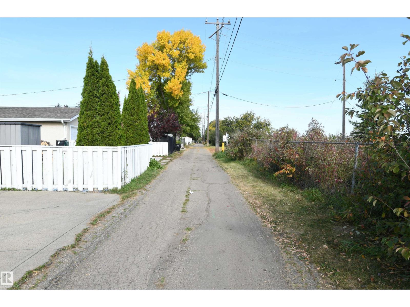 10243 42 St Nw Property Photo 33