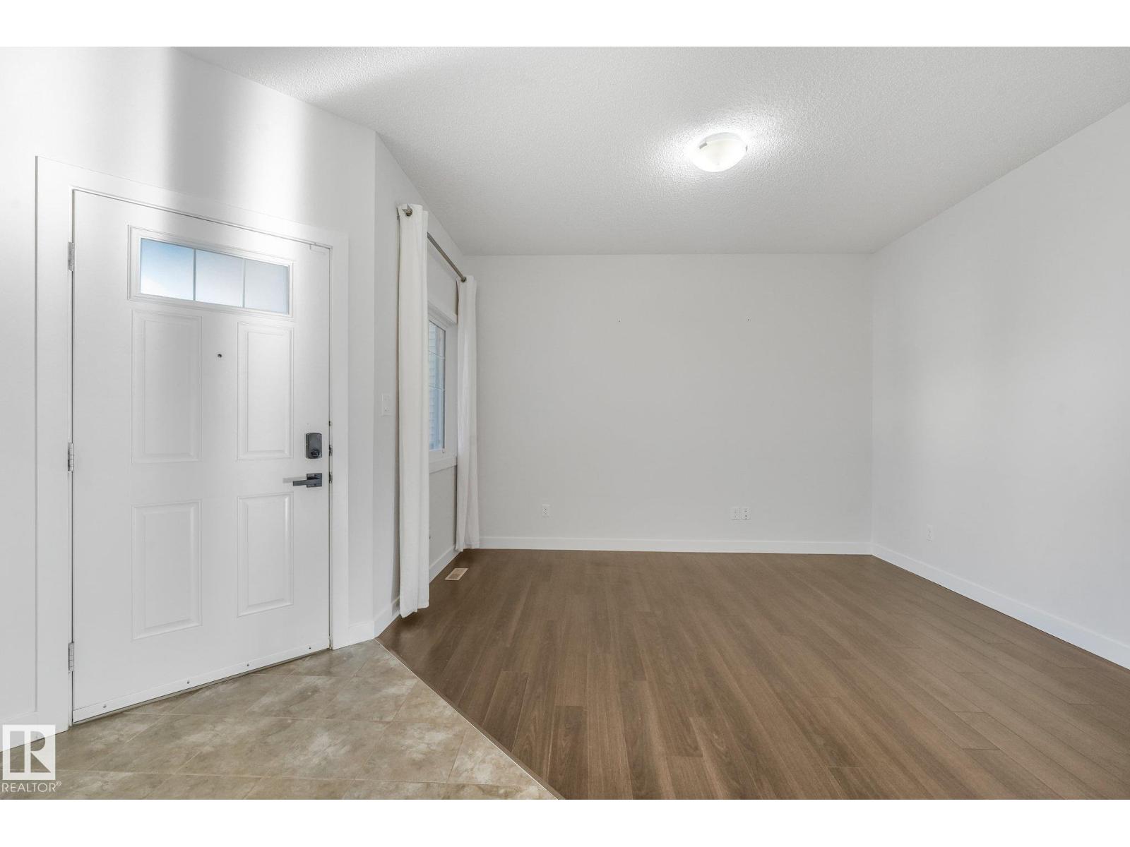 7832 Erasmus Wd Nw Property Photo 4