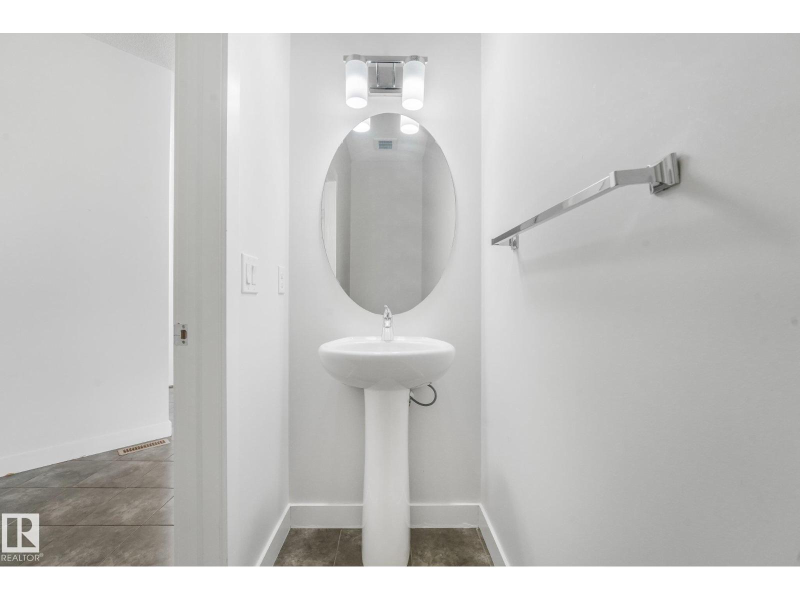7832 Erasmus Wd Nw Property Photo 8