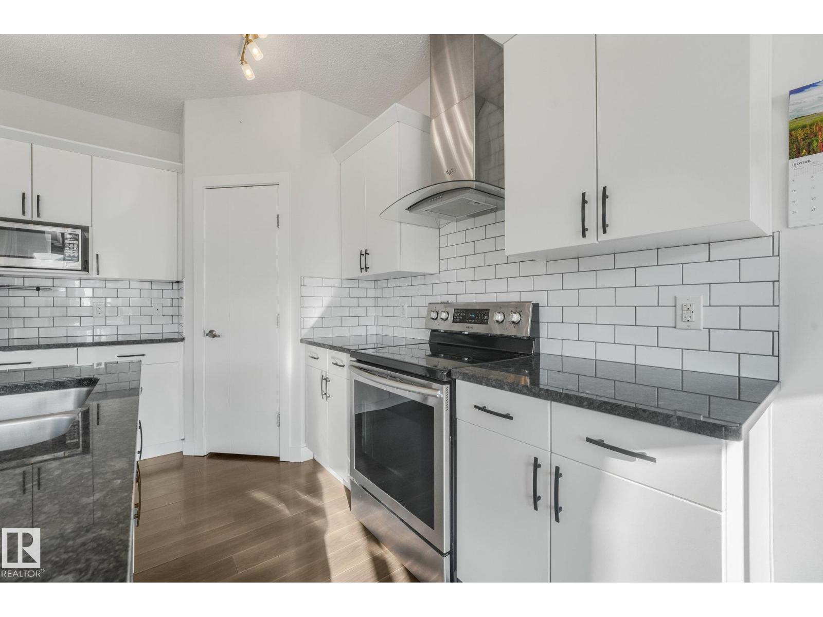 7832 Erasmus Wd Nw Property Photo 22