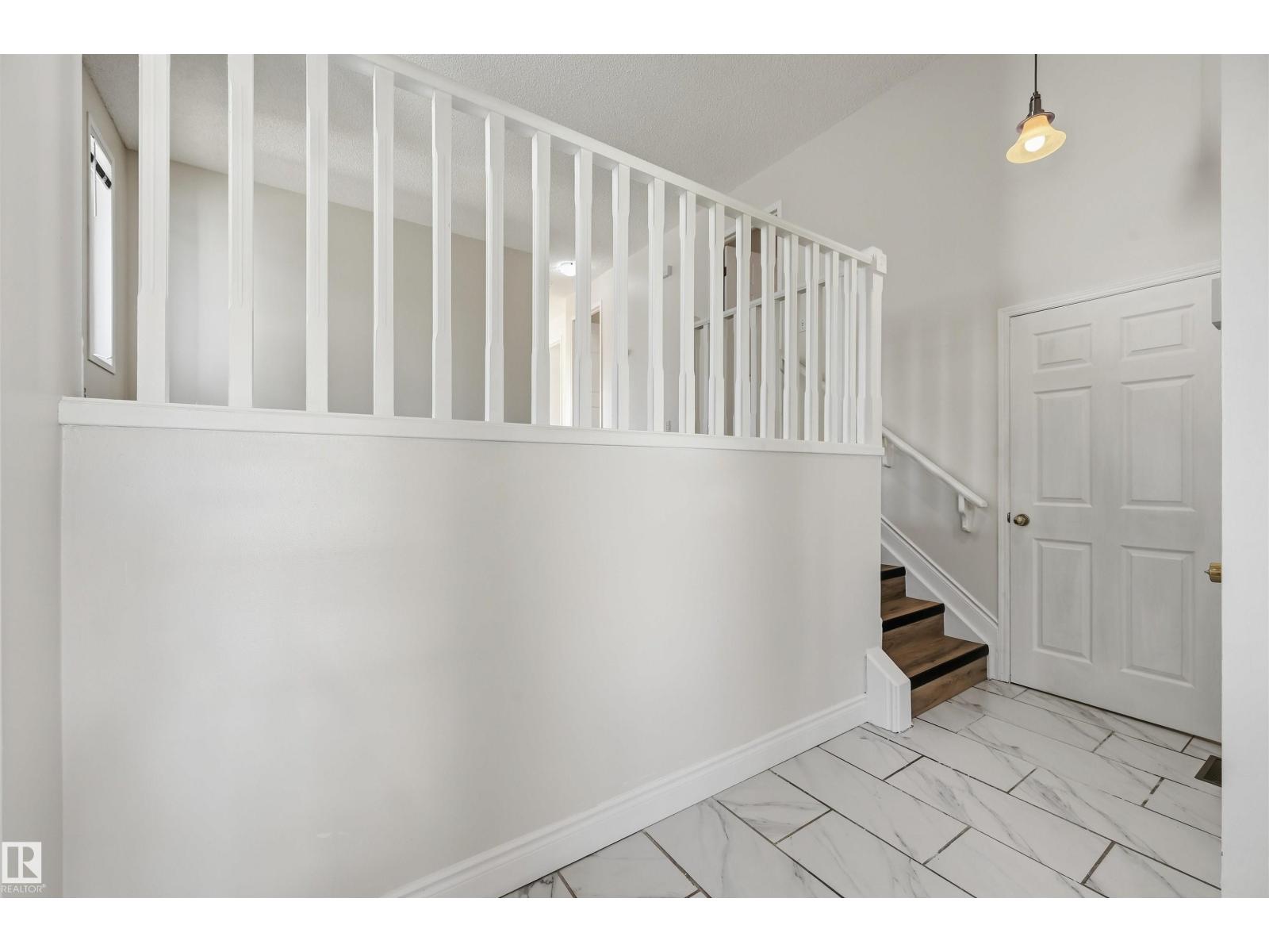 11615 8 Av Nw Property Photo 3
