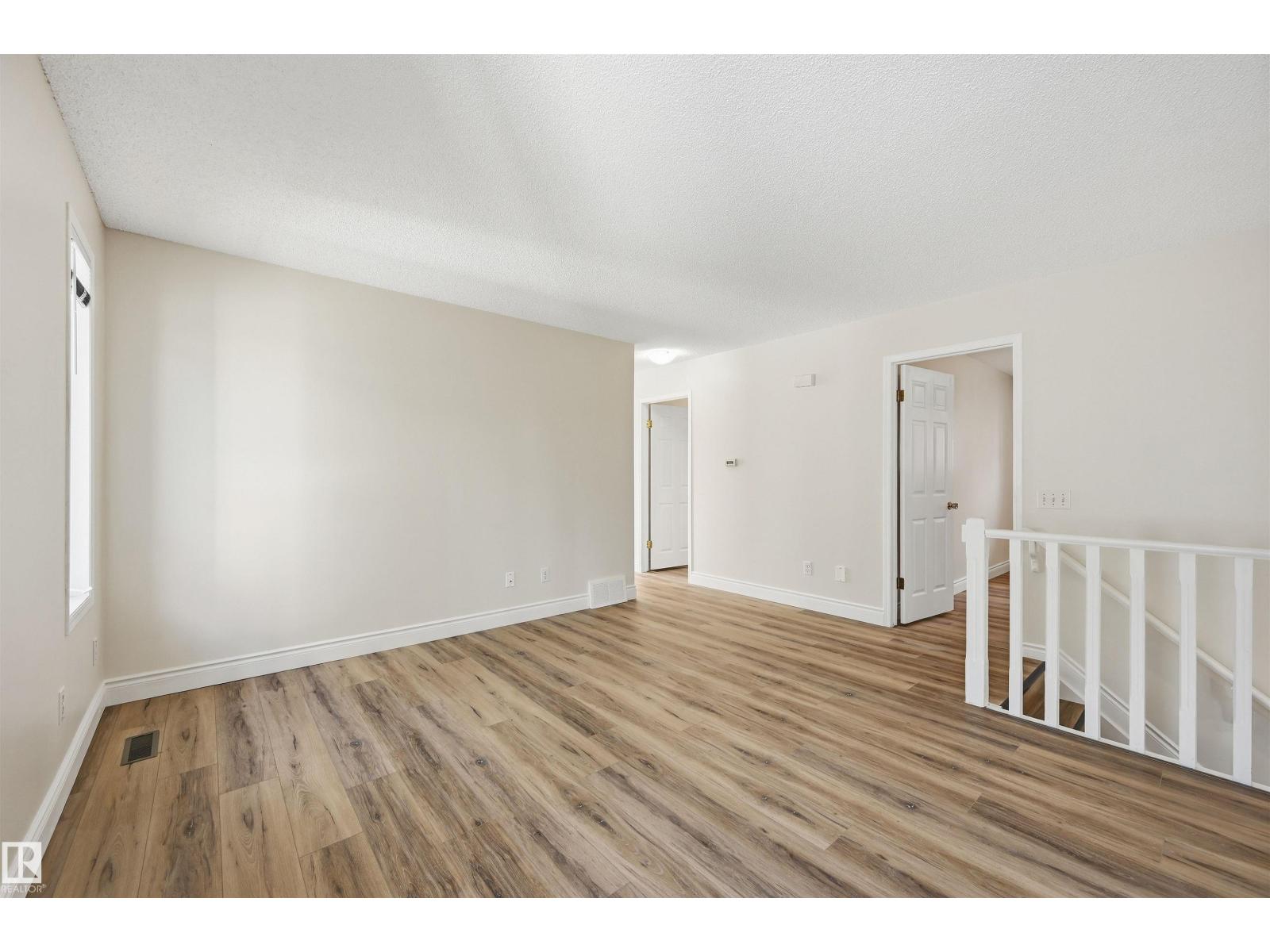 11615 8 Av Nw Property Photo 7