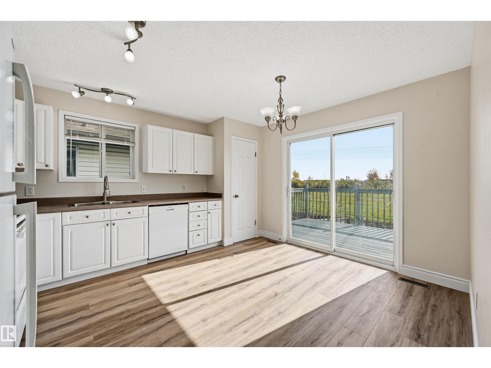 11615 8 Av Nw Property Photo 9
