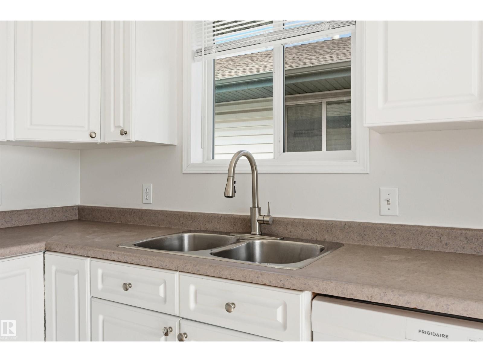 11615 8 Av Nw Property Photo 11