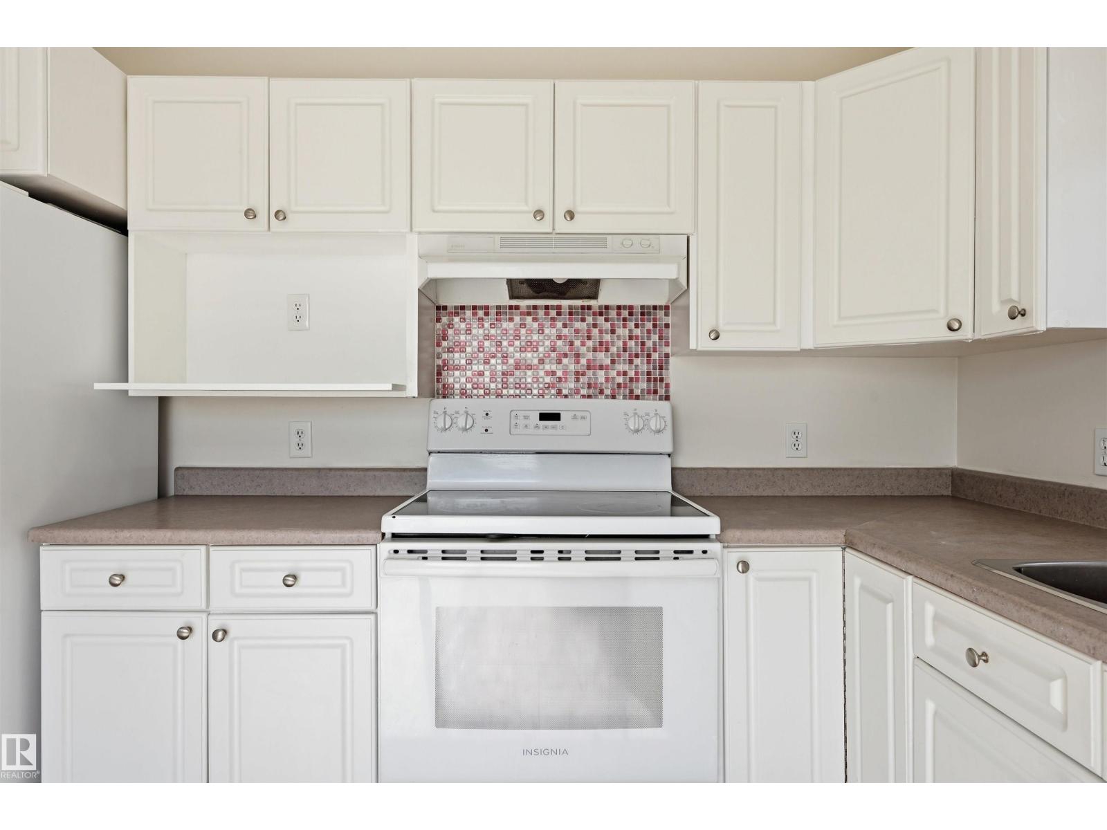 11615 8 Av Nw Property Photo 12