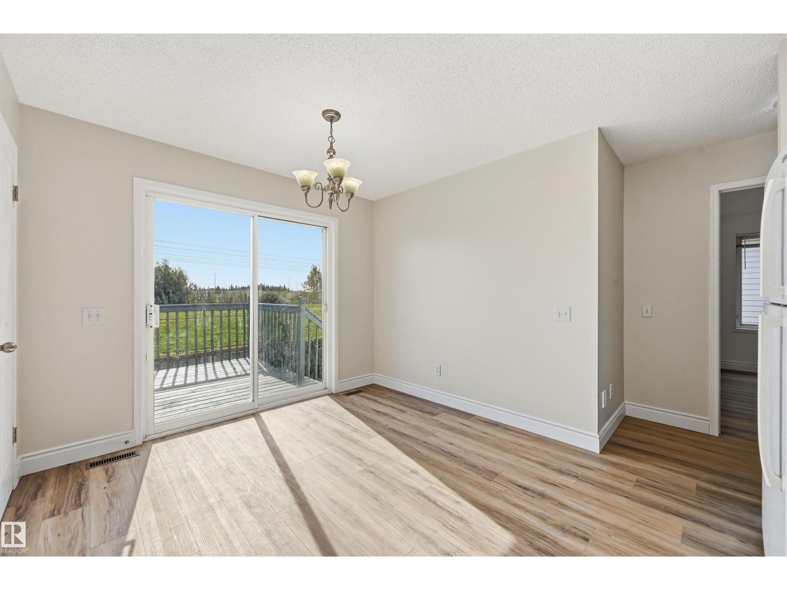 11615 8 Av Nw Property Photo 15