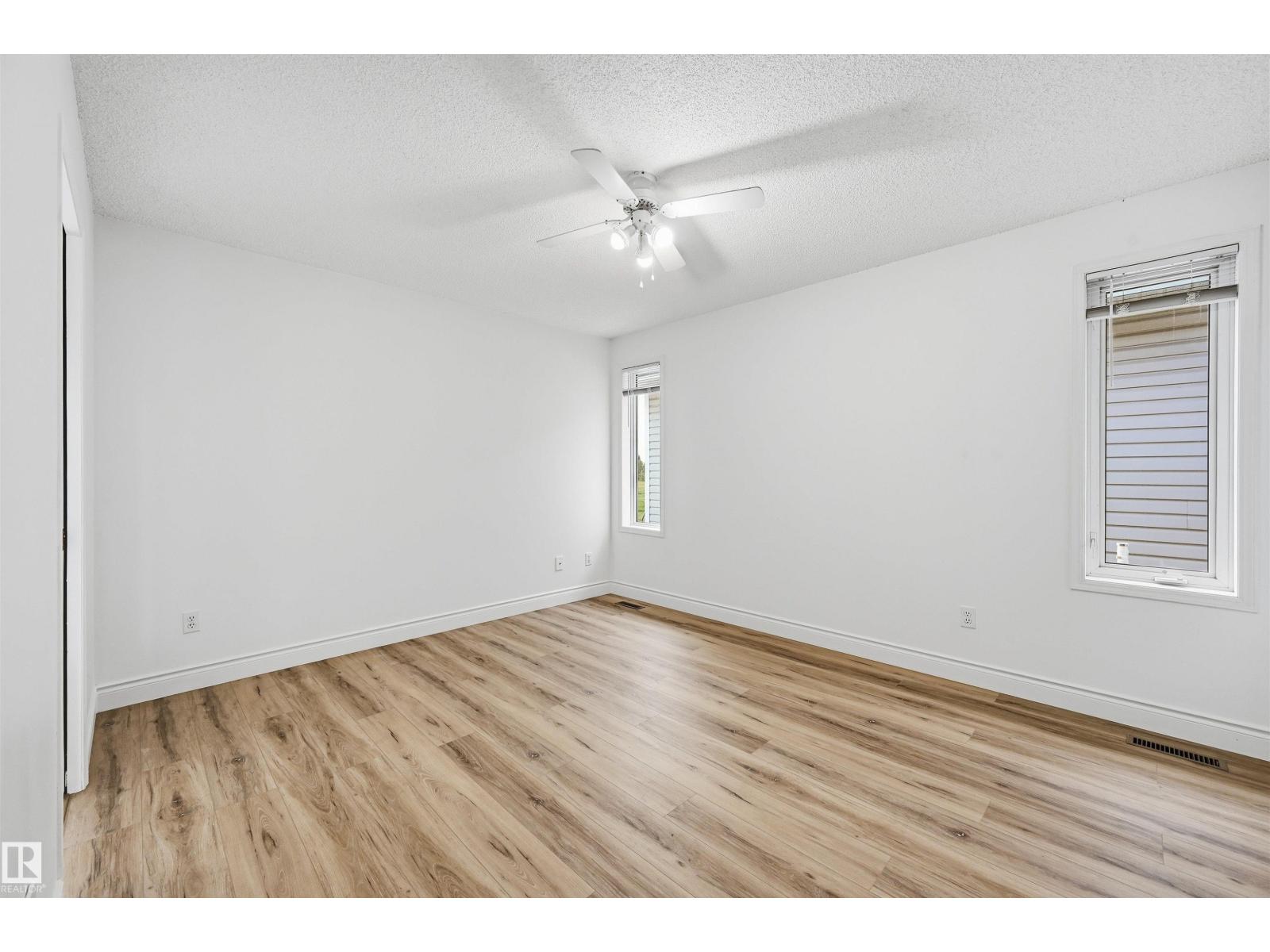 11615 8 Av Nw Property Photo 18