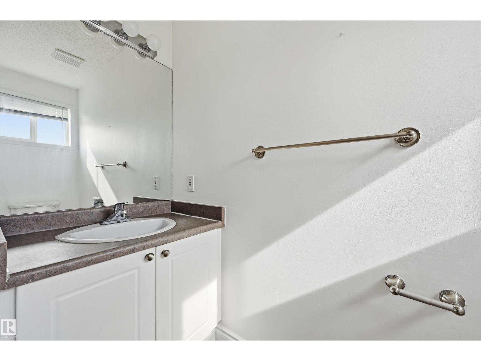 11615 8 Av Nw Property Photo 19