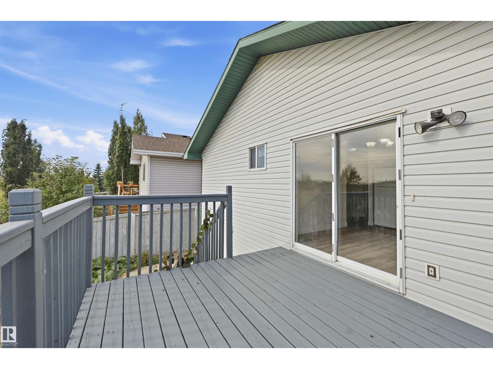 11615 8 Av Nw Property Photo 39