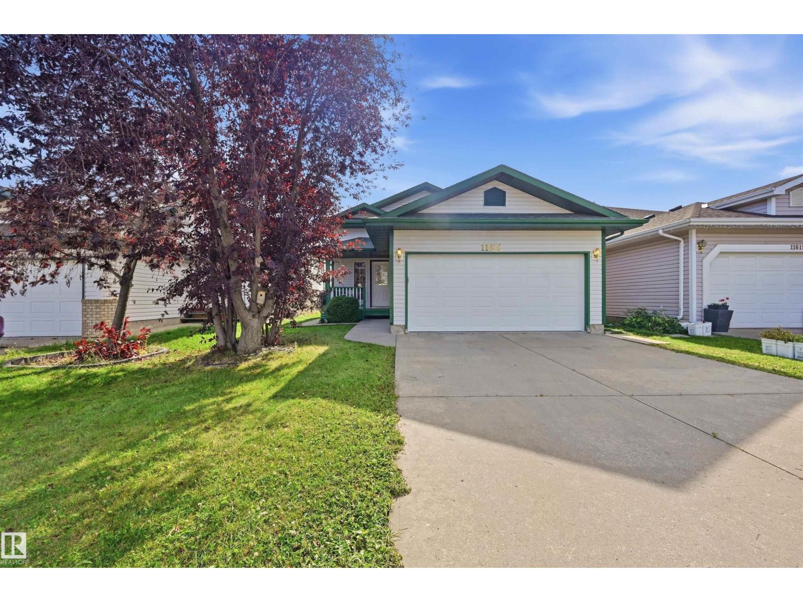 11615 8 Av Nw Property Photo 44