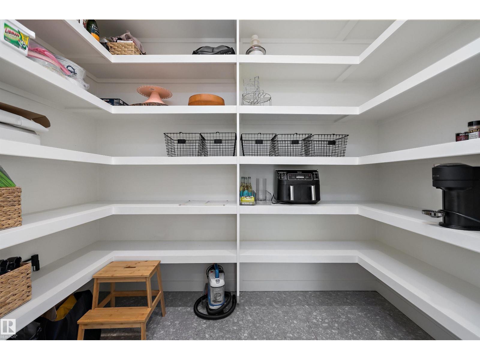 14624 93 Av Nw Property Photo 23