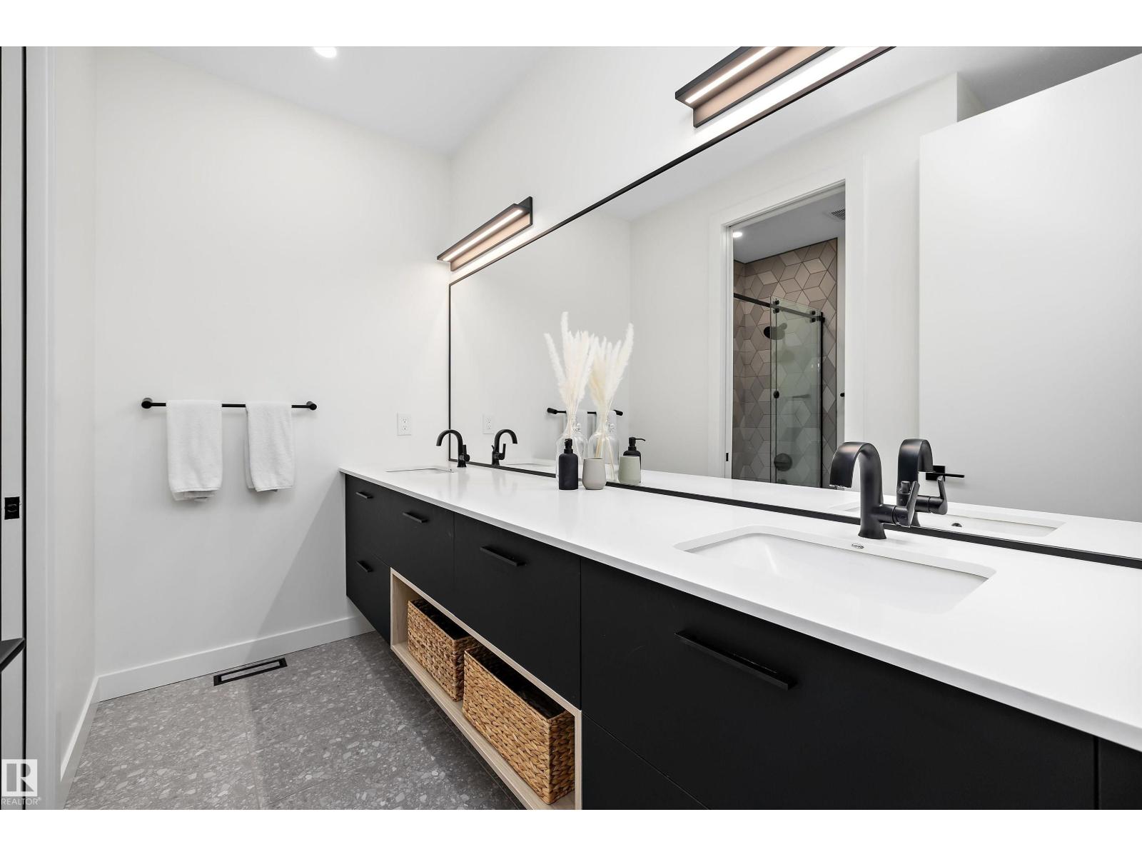 14624 93 Av Nw Property Photo 43