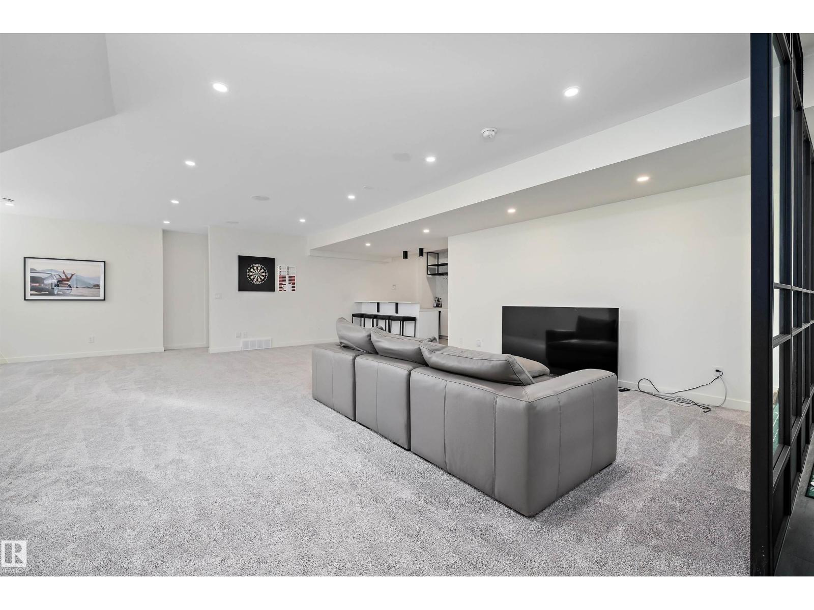 14624 93 Av Nw Property Photo 49