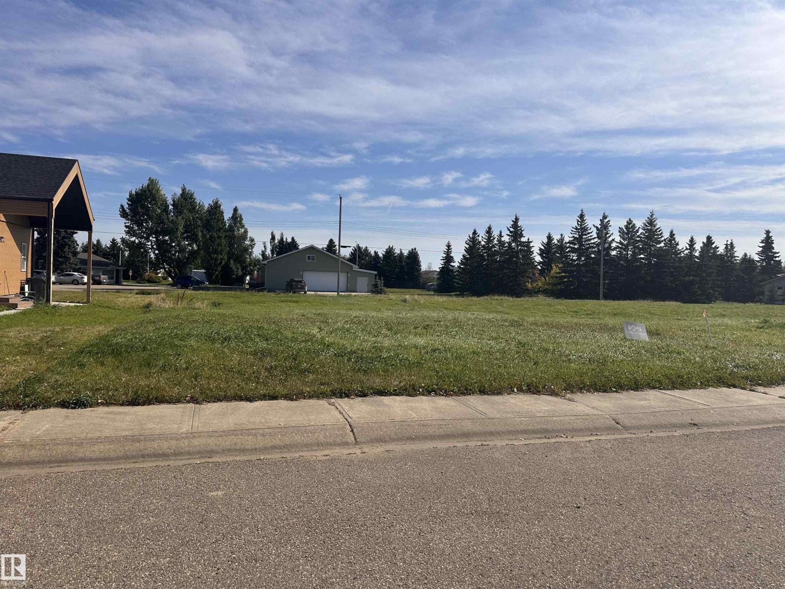 4739 47 St Property Photo 2