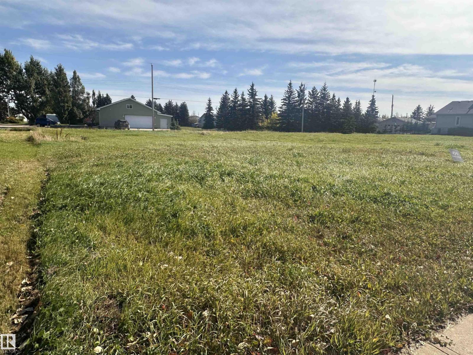 4739 47 St Property Photo 3