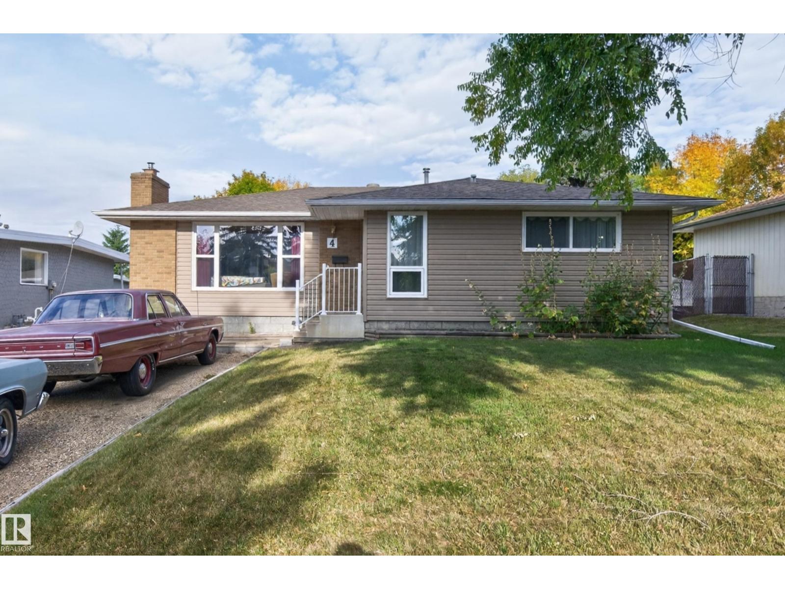 4 GREYSTONE CR Property Photo 1