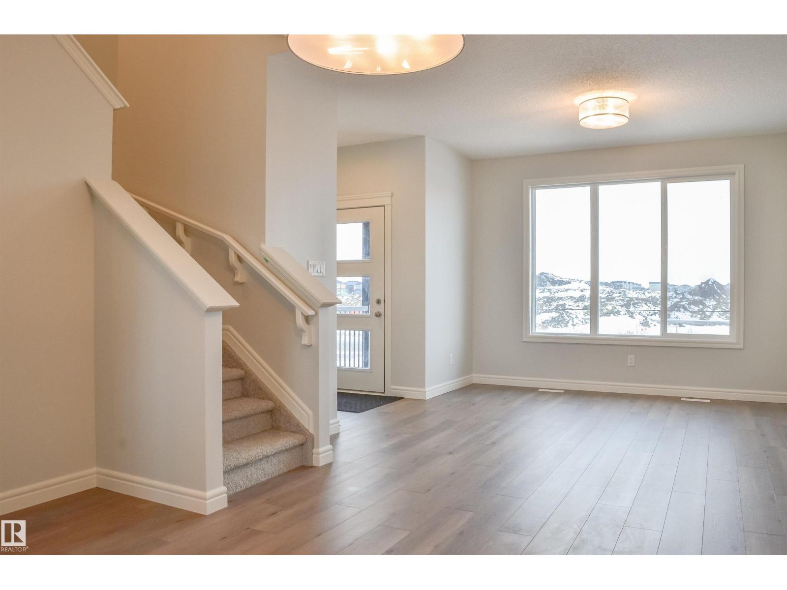 18832 28 Av Nw Property Photo 3