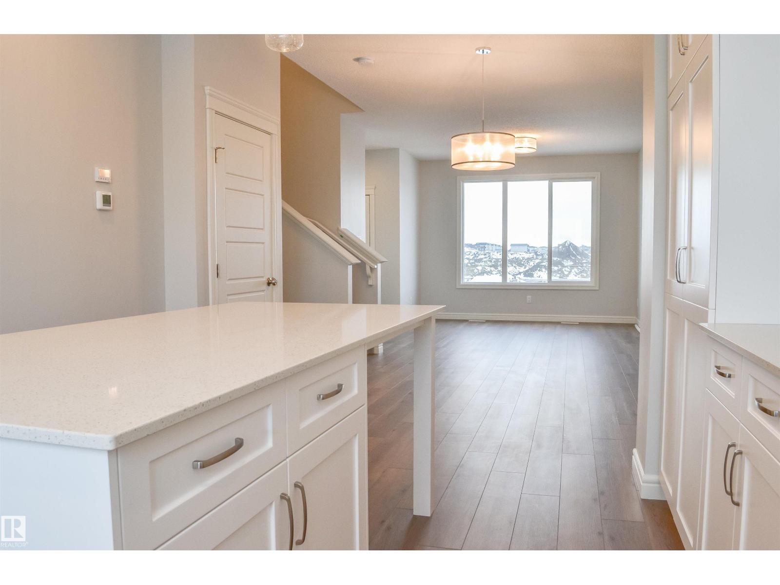 18832 28 Av Nw Property Photo 11