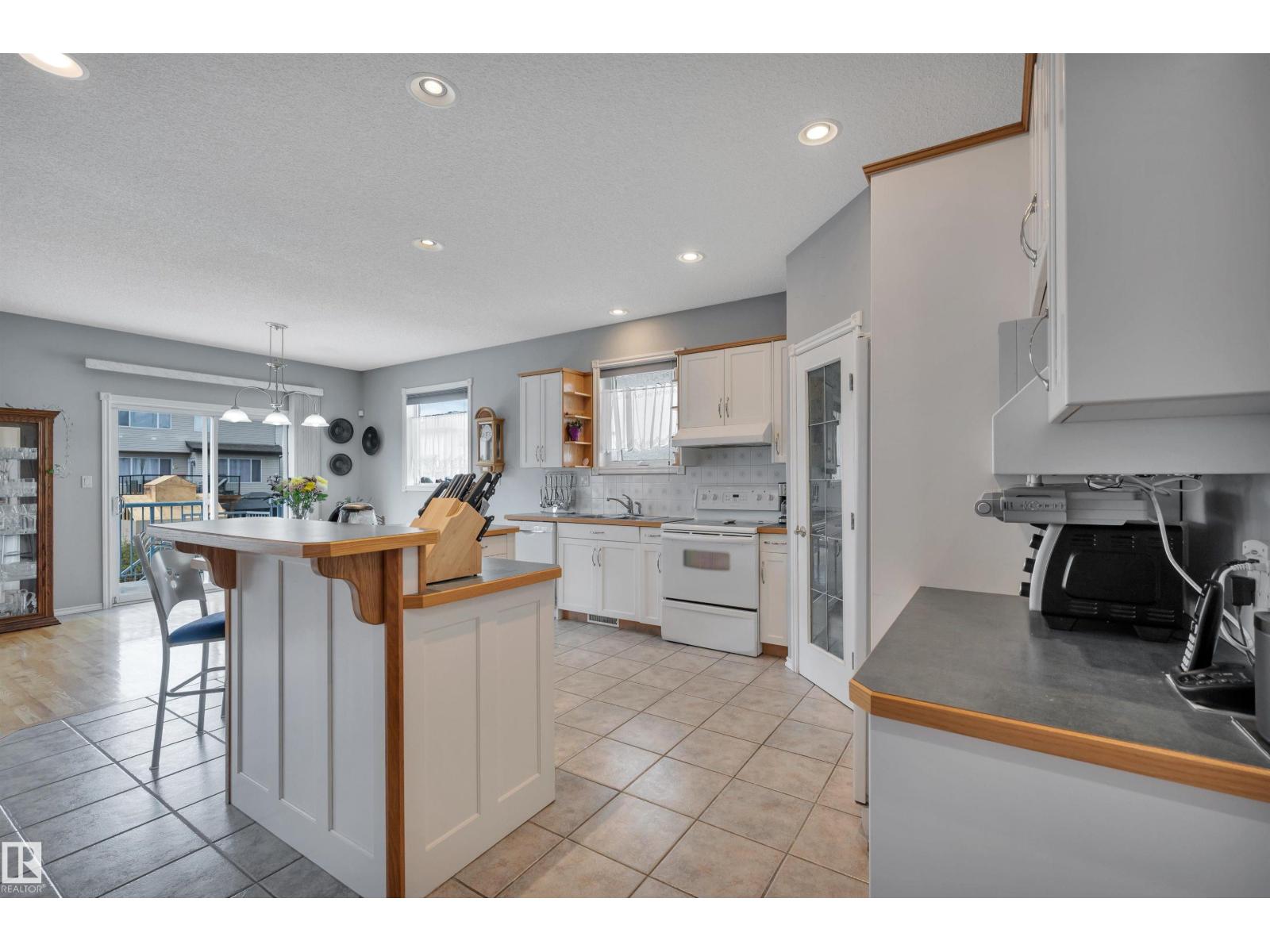 14932 136 St Nw Property Photo 11