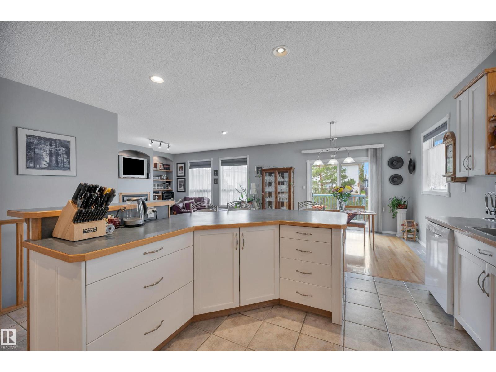 14932 136 St Nw Property Photo 16