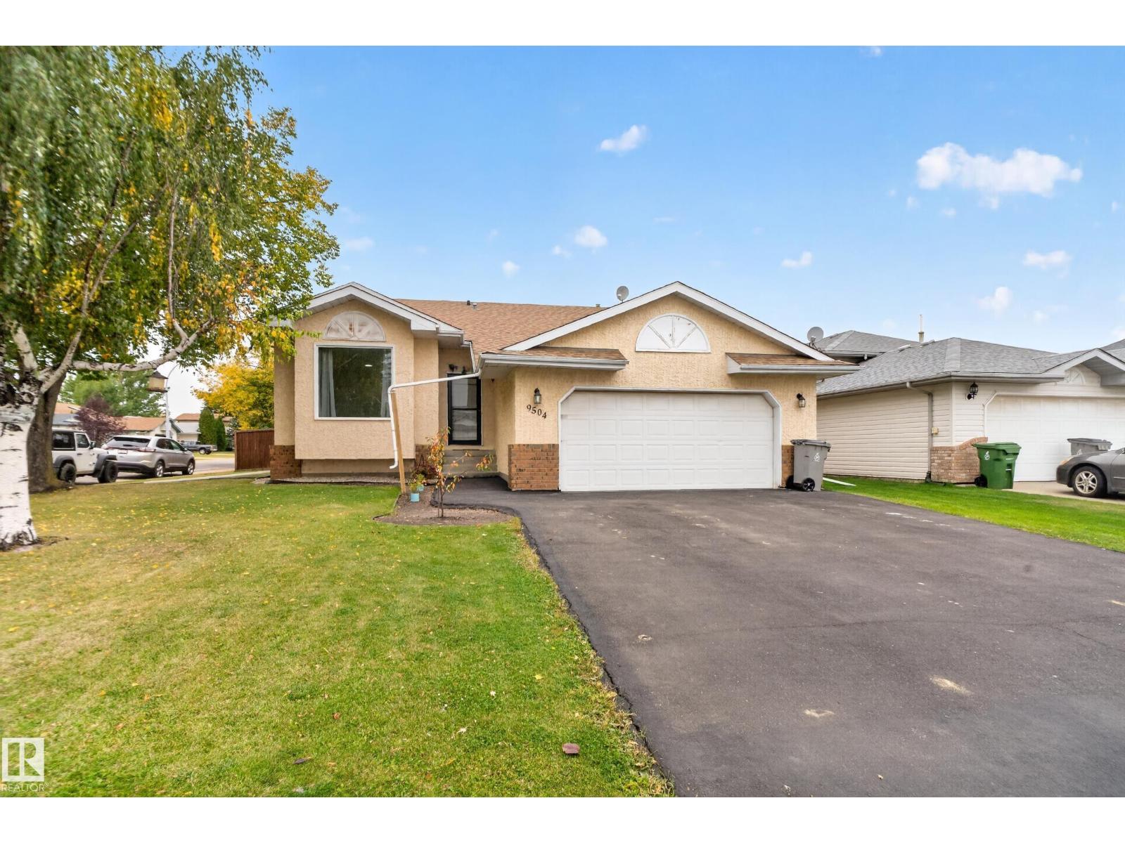 9504 95 St Se Property Photo 1