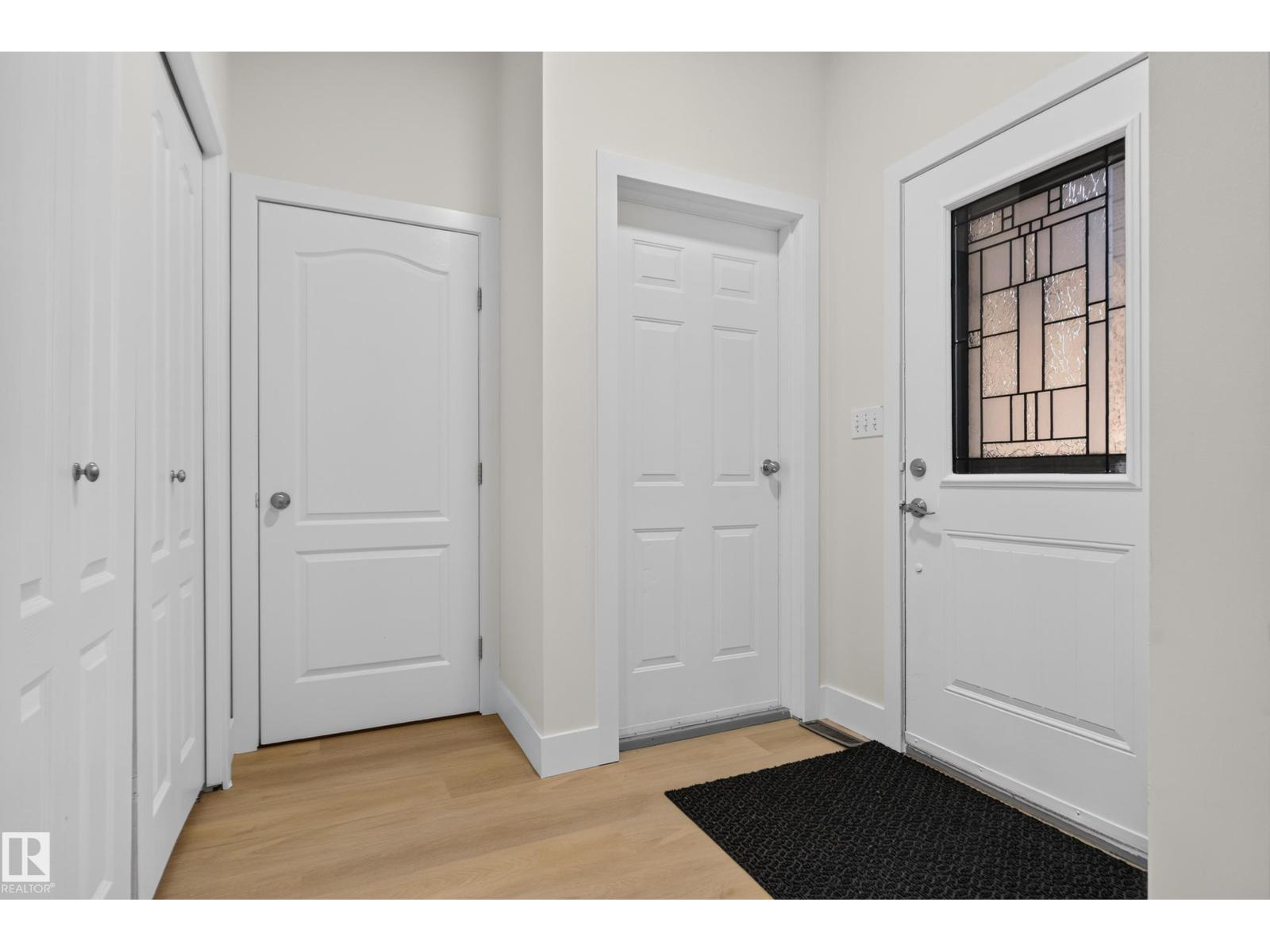 9504 95 St Se Property Photo 11