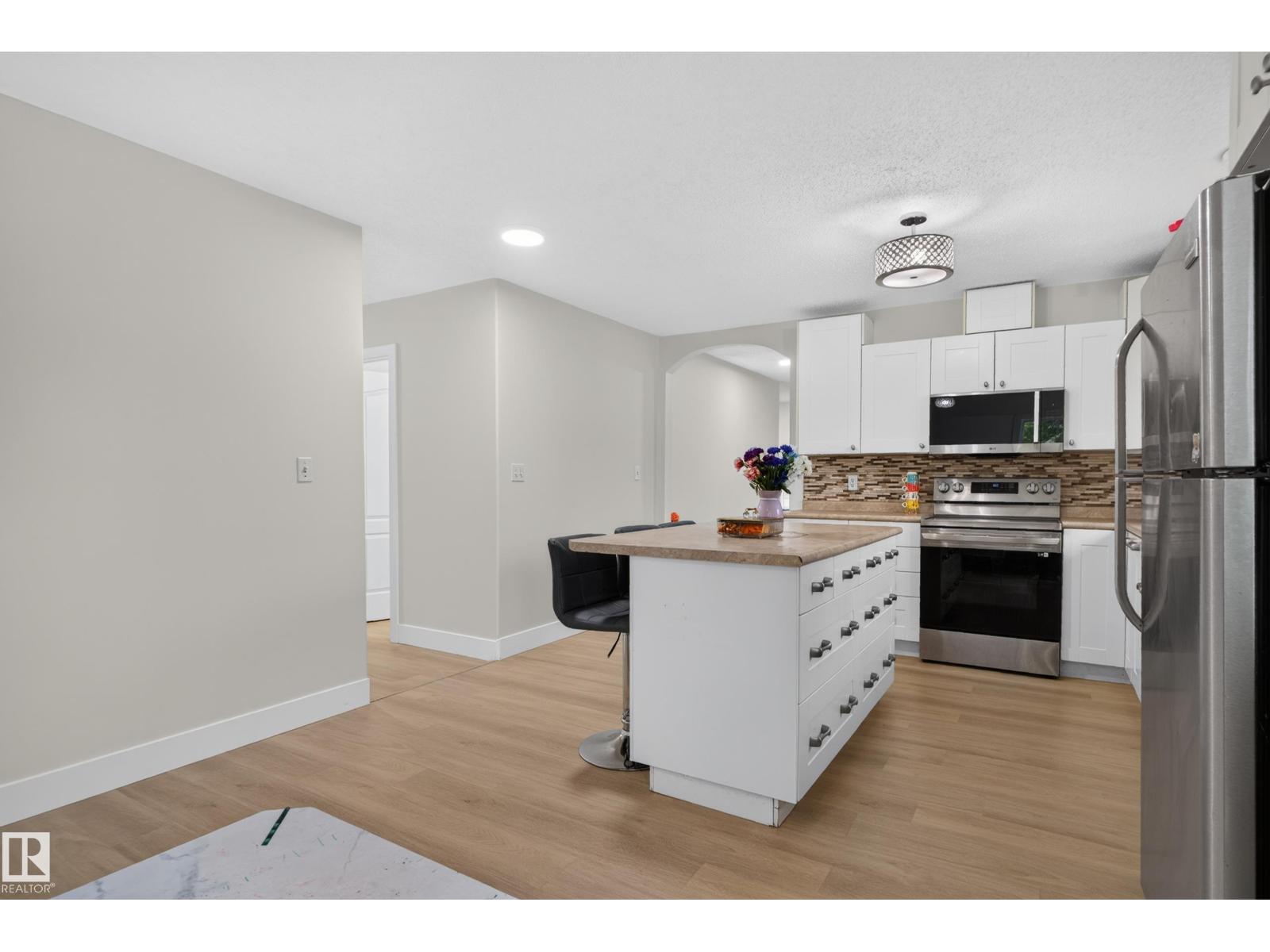 9504 95 St Se Property Photo 15