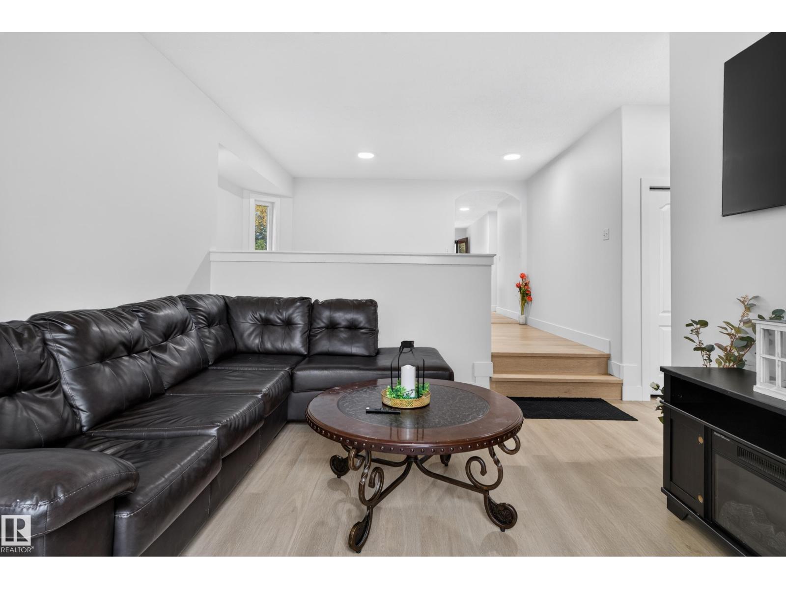 9504 95 St Se Property Photo 16