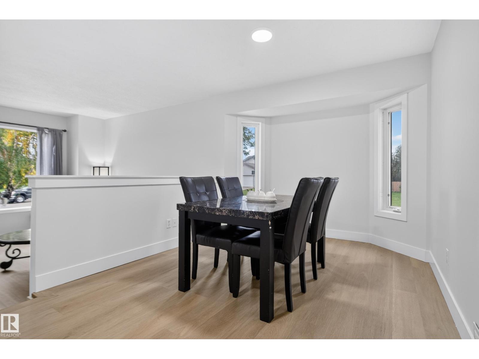 9504 95 St Se Property Photo 18