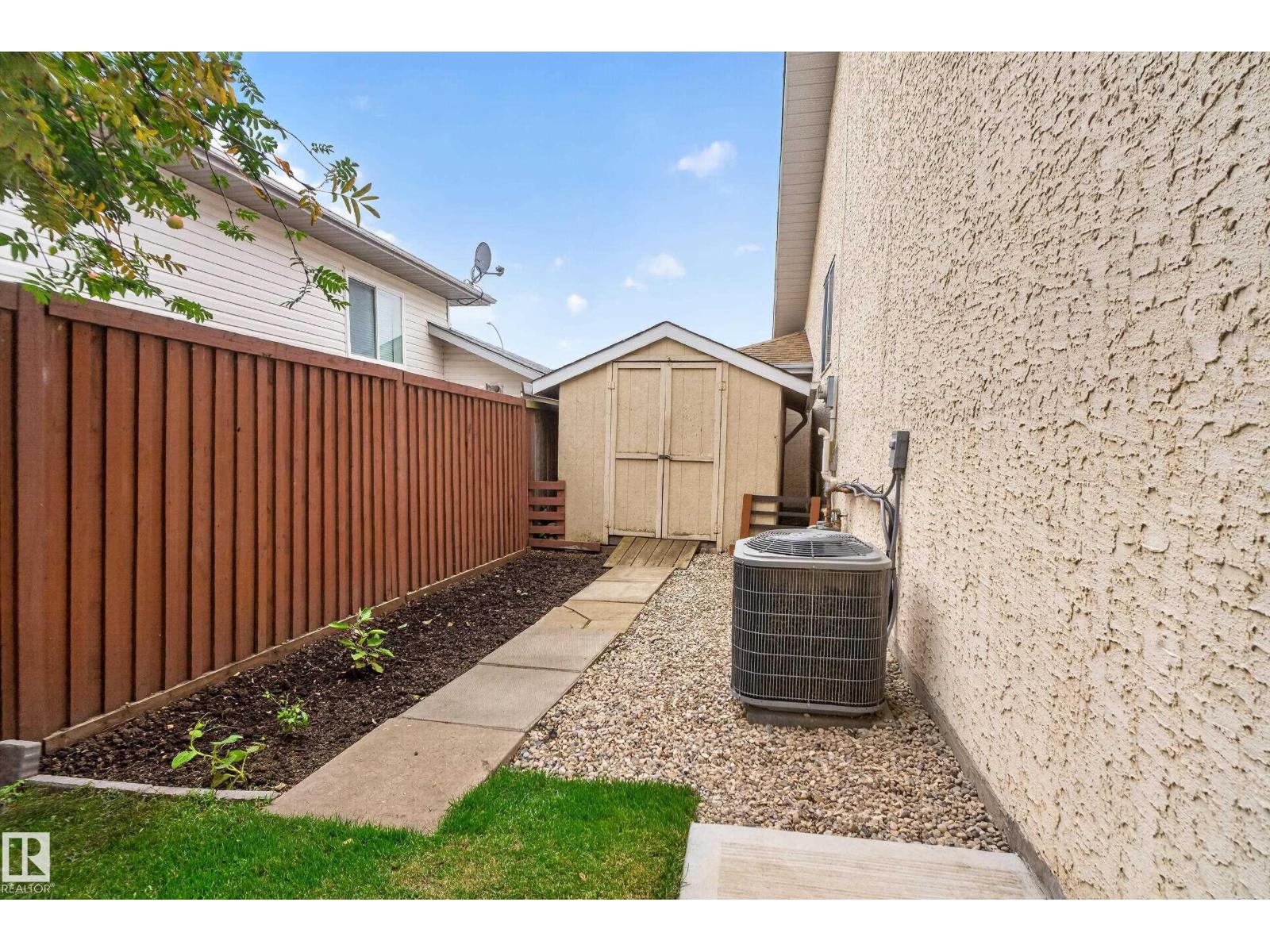 9504 95 St Se Property Photo 56