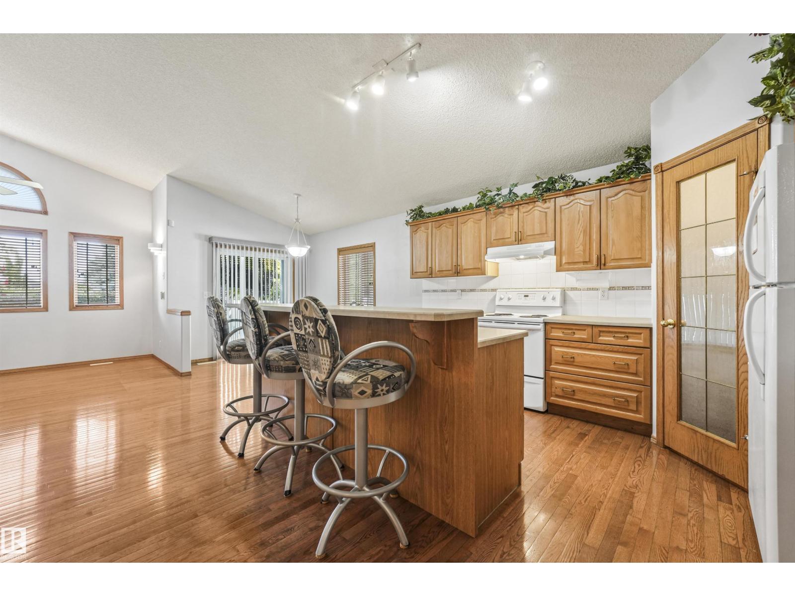 16206 84 St Nw Property Photo 12