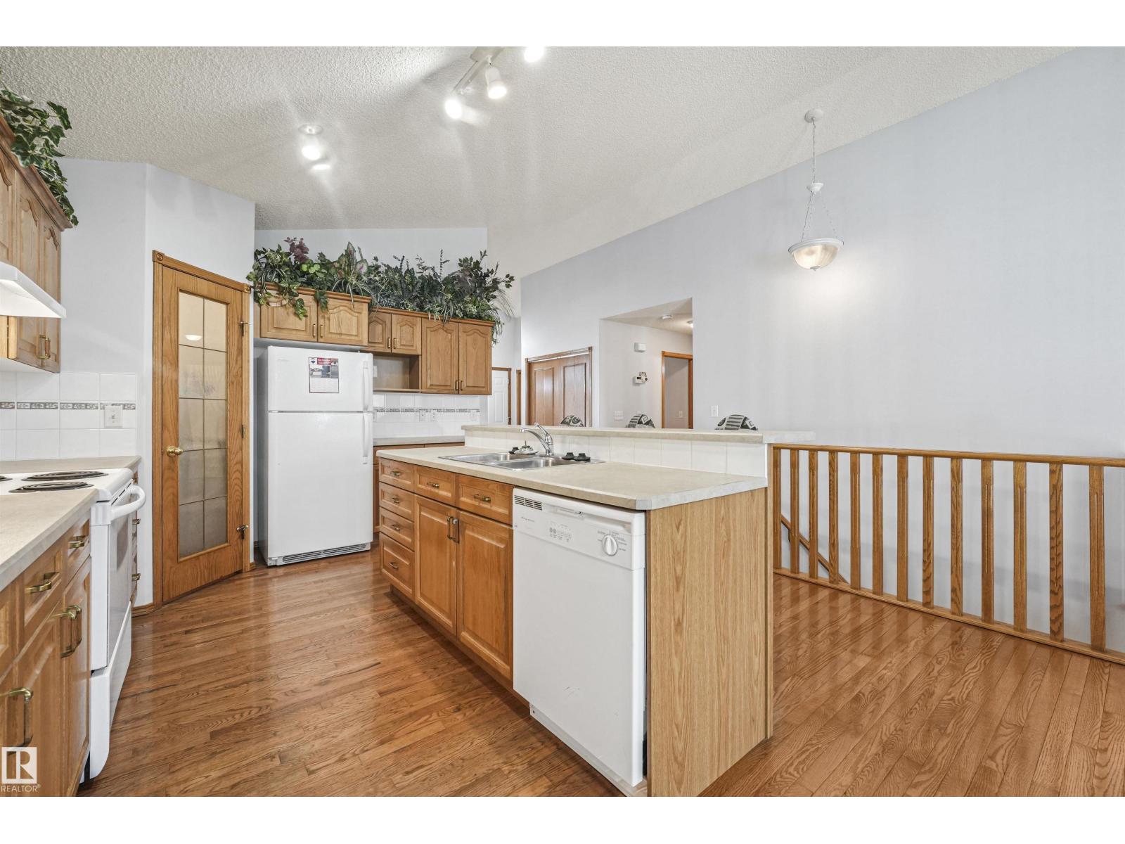 16206 84 St Nw Property Photo 14