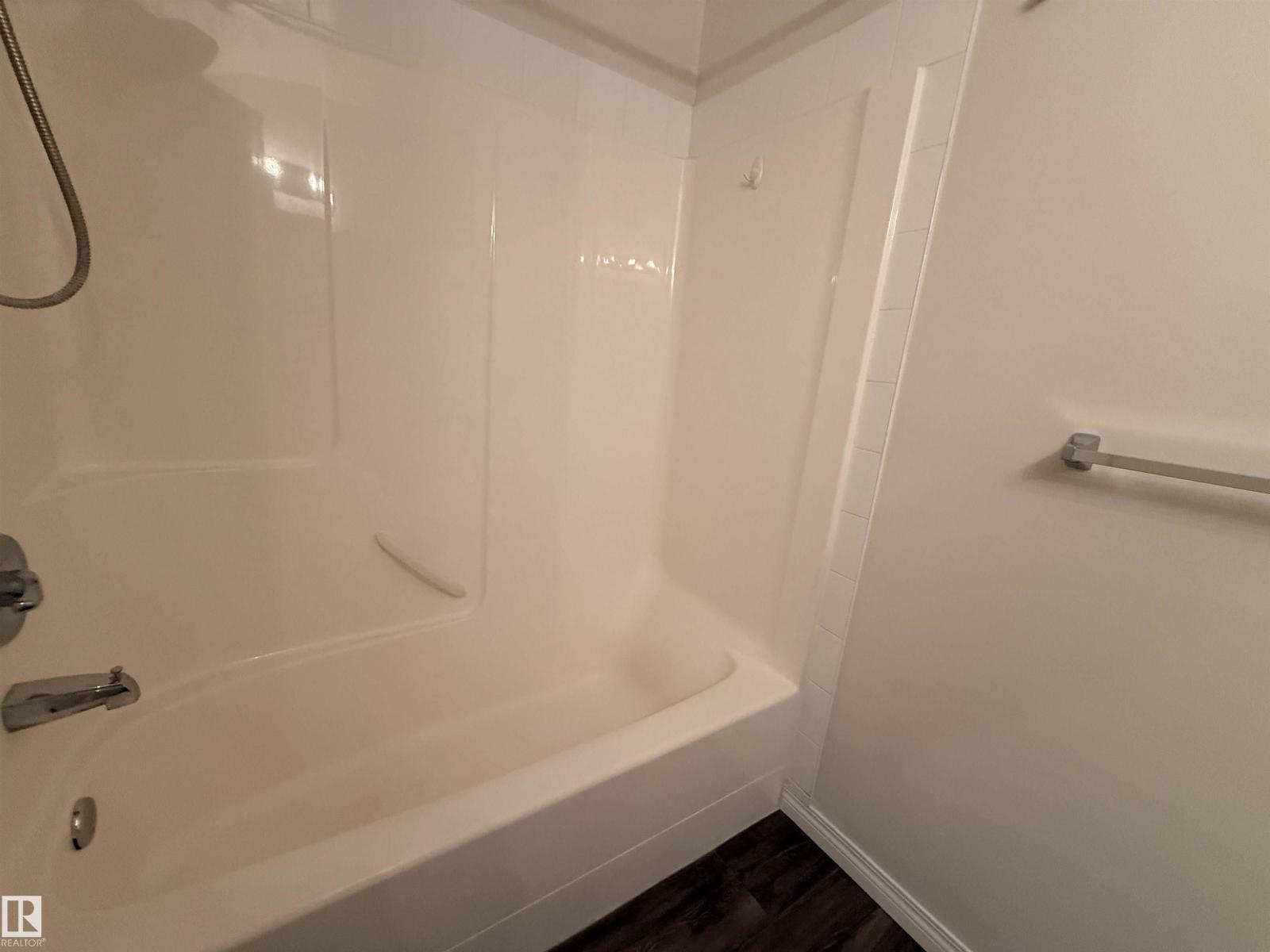#515 11325 83 St Nw Property Photo 8