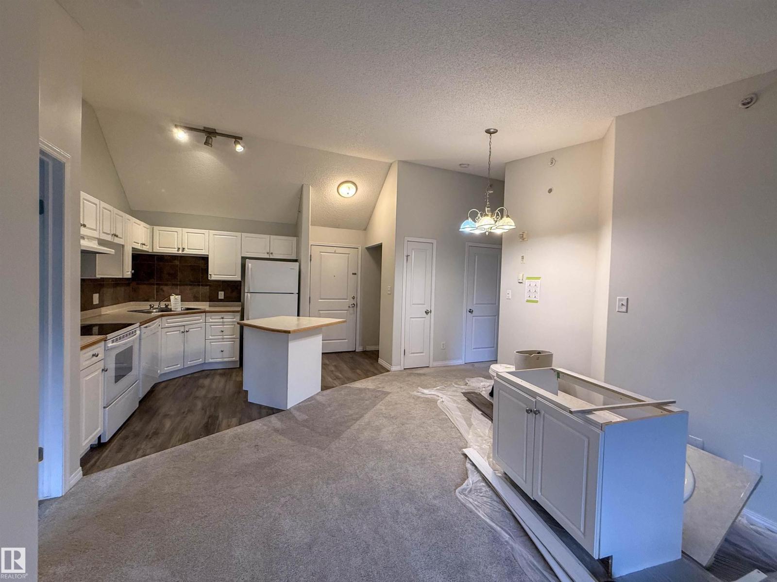 #515 11325 83 St Nw Property Photo 13