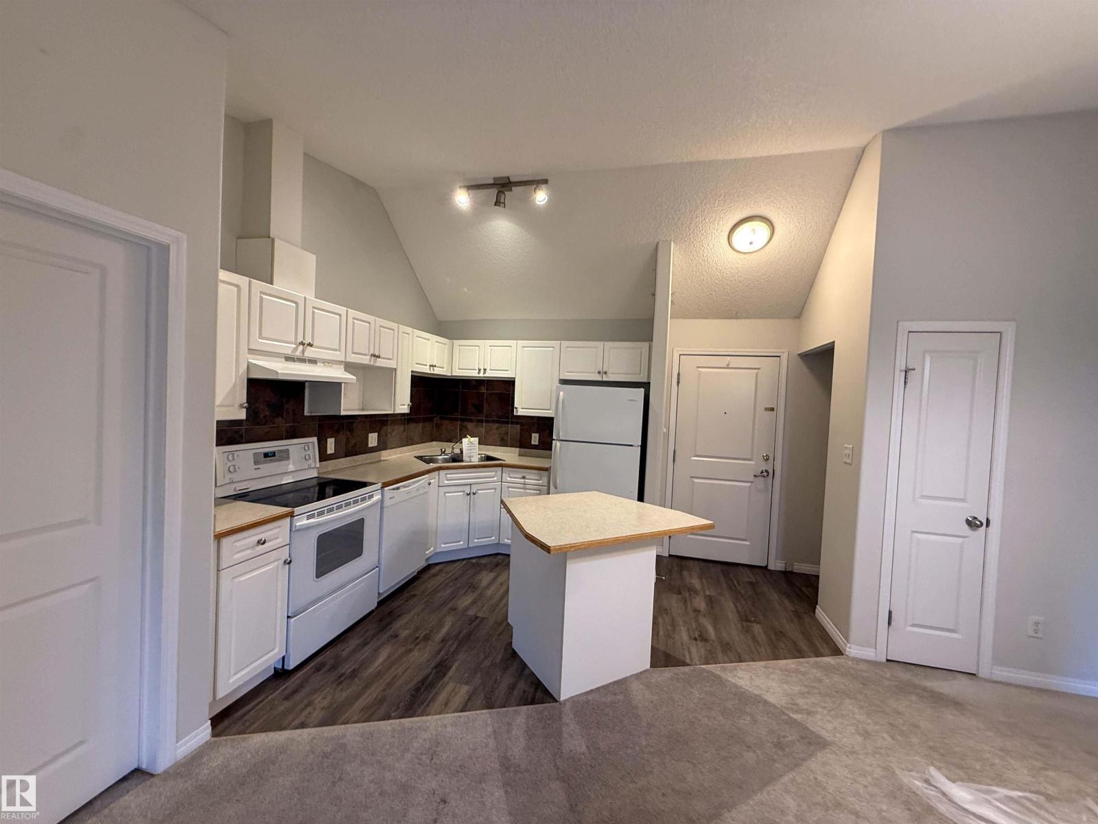 #515 11325 83 St Nw Property Photo 14