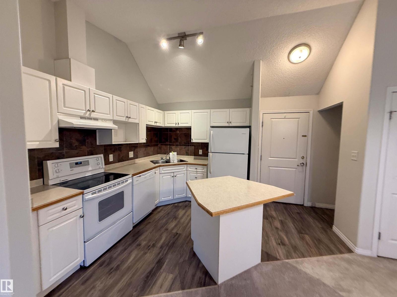 #515 11325 83 St Nw Property Photo 15