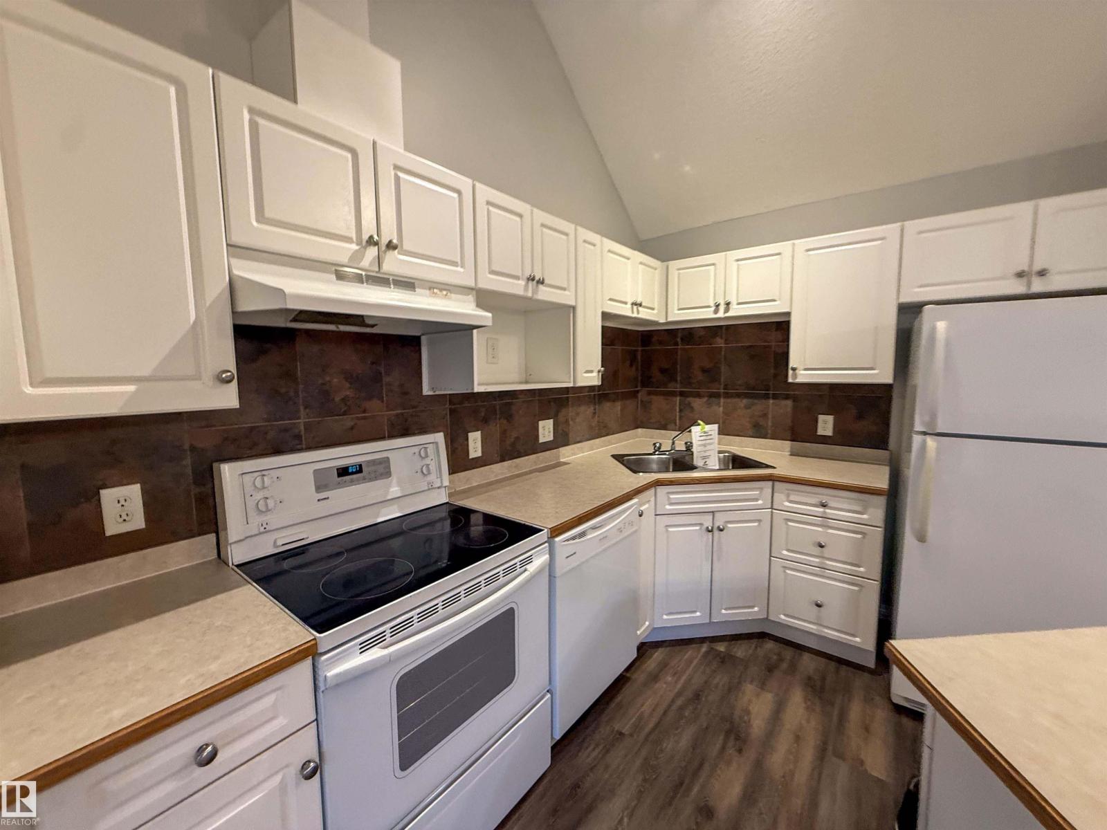 #515 11325 83 St Nw Property Photo 17