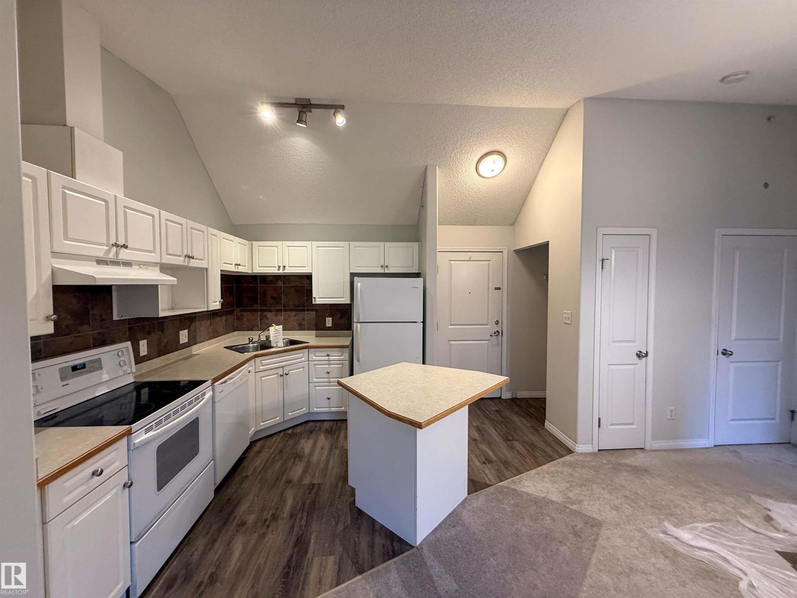 #515 11325 83 St Nw Property Photo 20