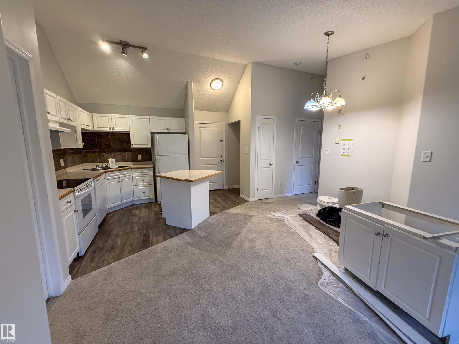 #515 11325 83 St Nw Property Photo 22