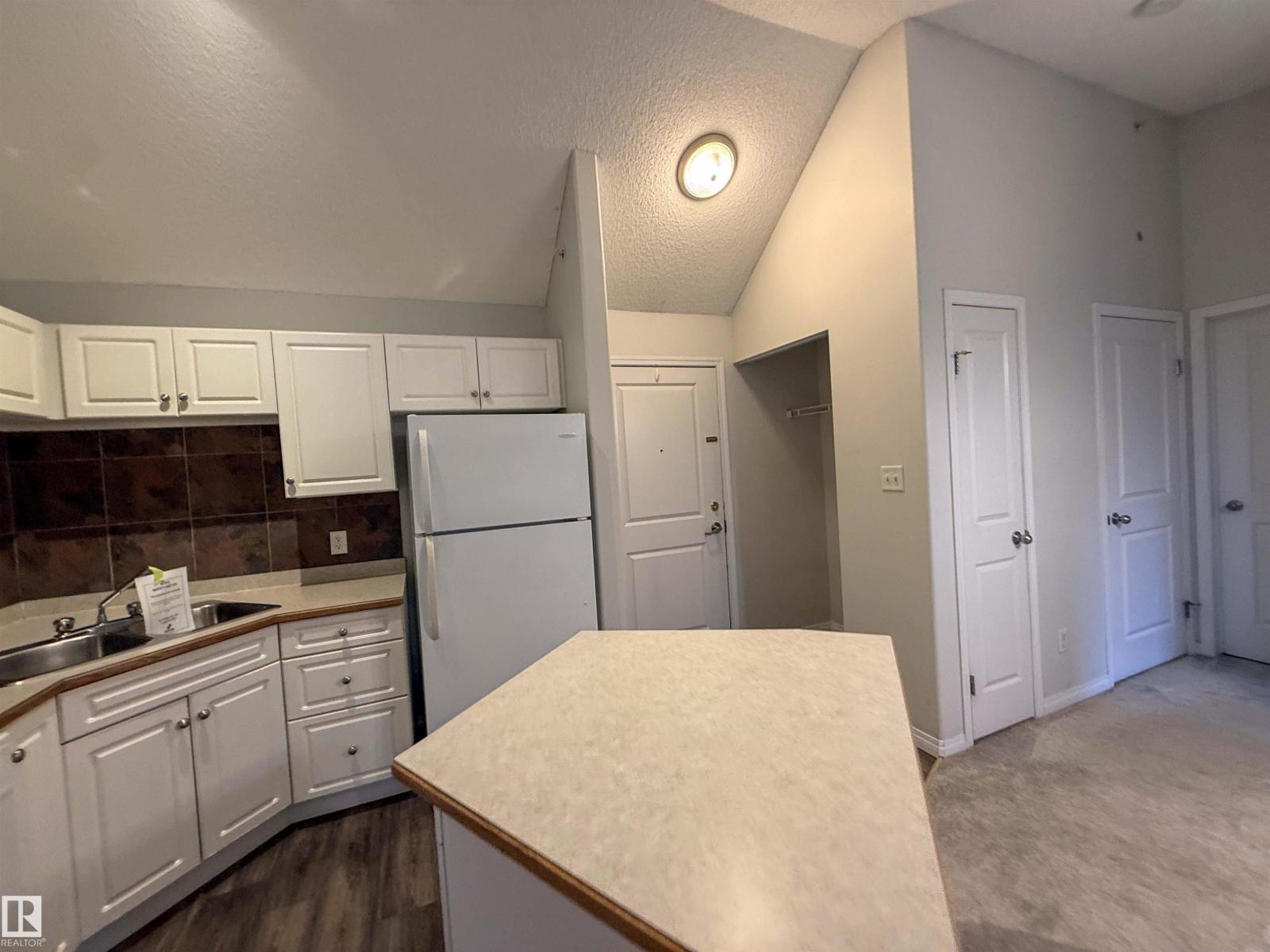 #515 11325 83 St Nw Property Photo 28